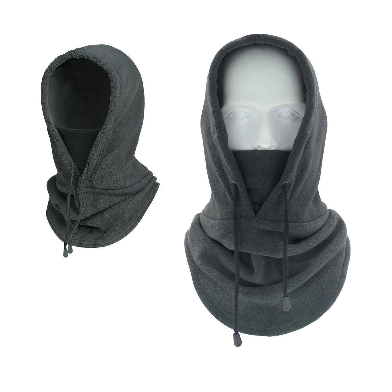 Dunkelgraue Gesichtsmaskierung mit Kapuze, dargestellt in Vorder- und Seitenansicht auf einem Mannequin-Kopf, mit Zugbändern und Halsbedeckung.
