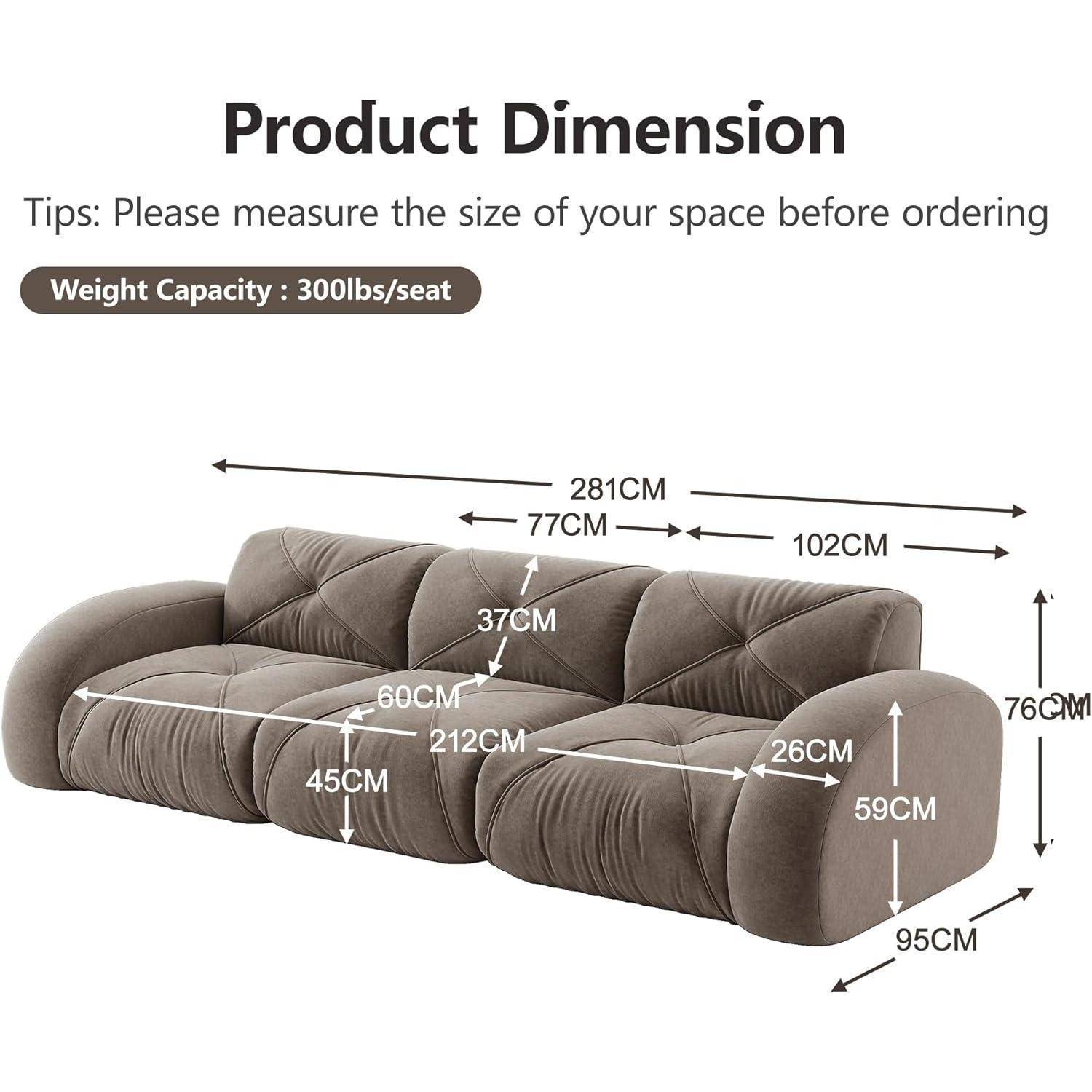 Produktdimensionsdiagramm eines dreigliedrigen Sofas: 281 cm breit, 95 cm tief, 76 cm hoch, mit angegebenen Sitz- und Armlehnenmessungen; Tragfähigkeit 300 lbs/Sitz.