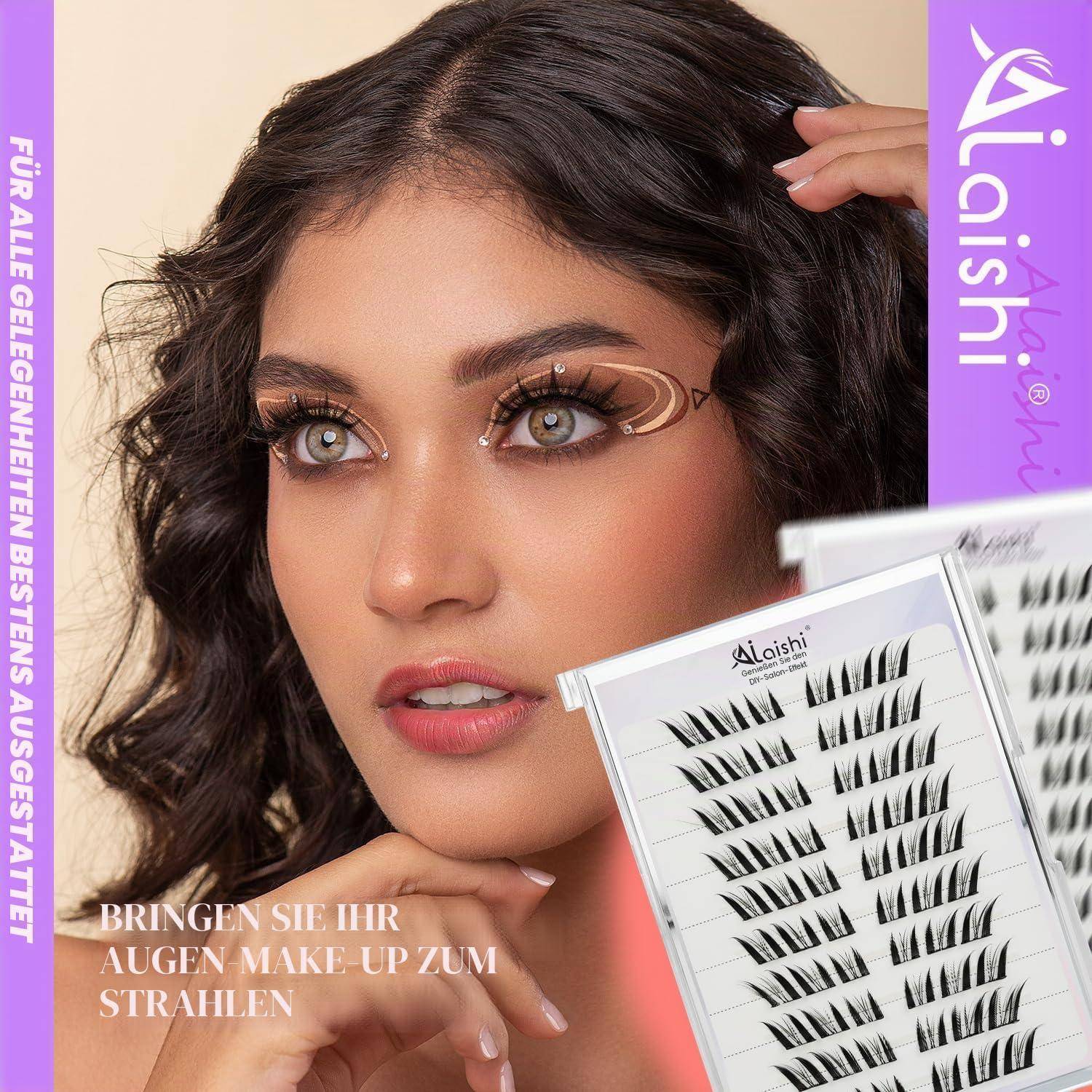 # Nahaufnahme einer Frau mit dramatischem Augen-Make-up und falschen Wimpern, die 'Lalishi'-Wimpern mit deutschem Text zur Aufhellung des Augen-Make-ups bewirbt.