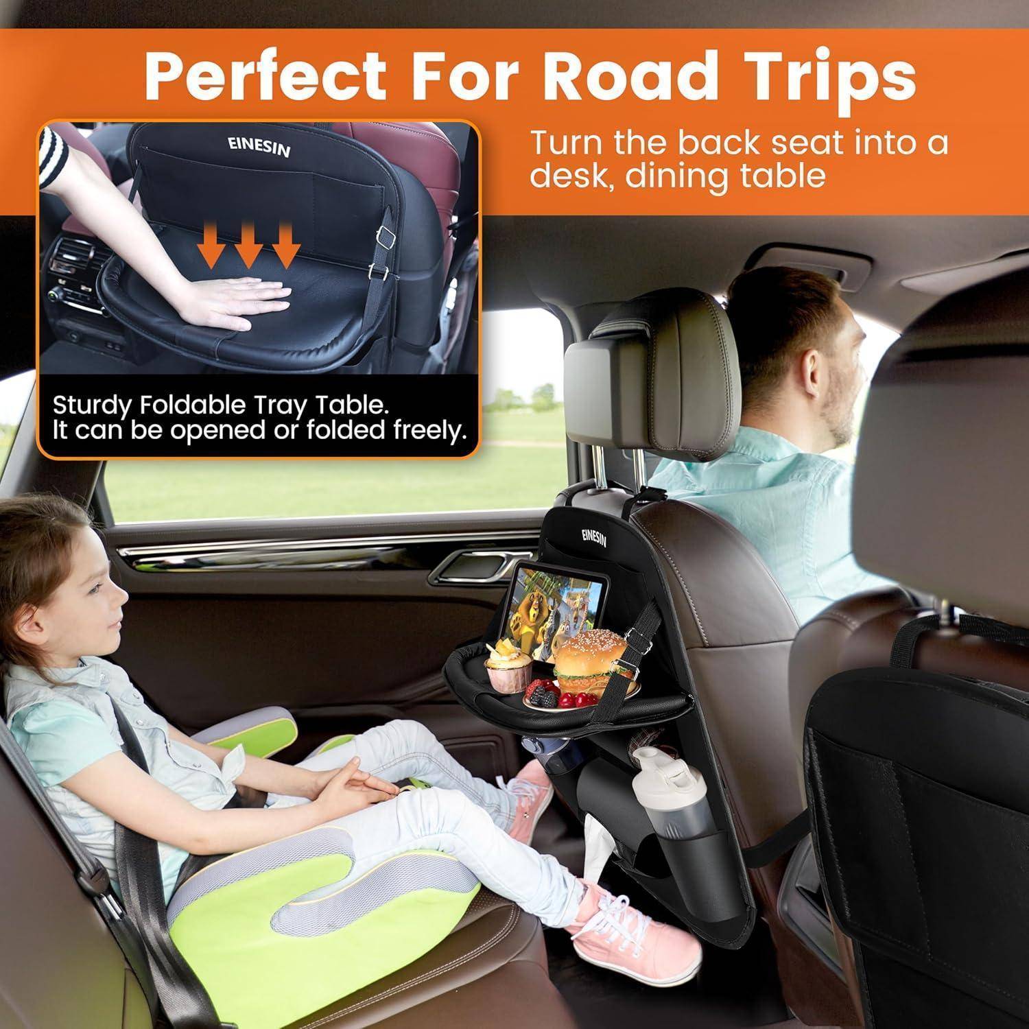 Esstablett für Rücksitz im Auto für Roadtrips, geöffnet mit Snacks und Tablet für einen Kinderfallpassagier.