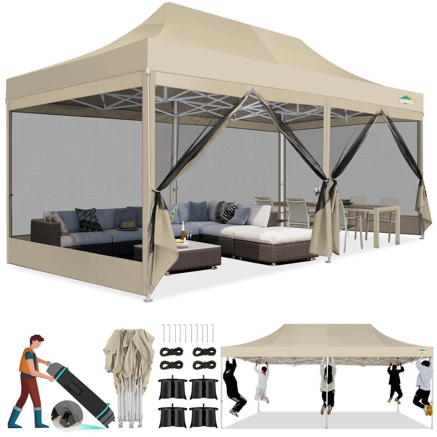 Beigefarbenes Pop-up-Baldachindach, das als Outdoor-Lounge mit Schnittstellensessel, Tisch und Vorhängen dargestellt wird; die Einblendung zeigt die Tragetasche, den zusammengeklappten Rahmen und die Aufhängungsvorrichtung.