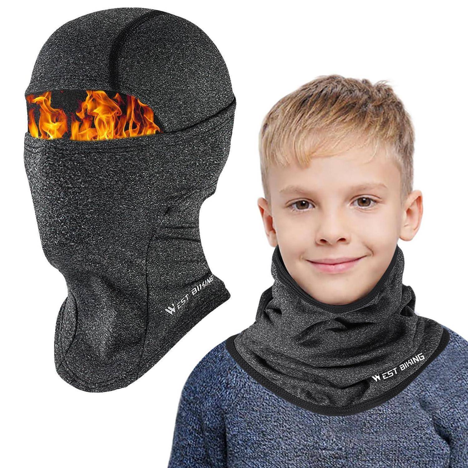 Schwarze Sturmhaube mit Flammenmuster, dargestellt an einem Jungen, mit einem separat gezeigten Halswärmer-Stil-Gesichtschutz daneben.