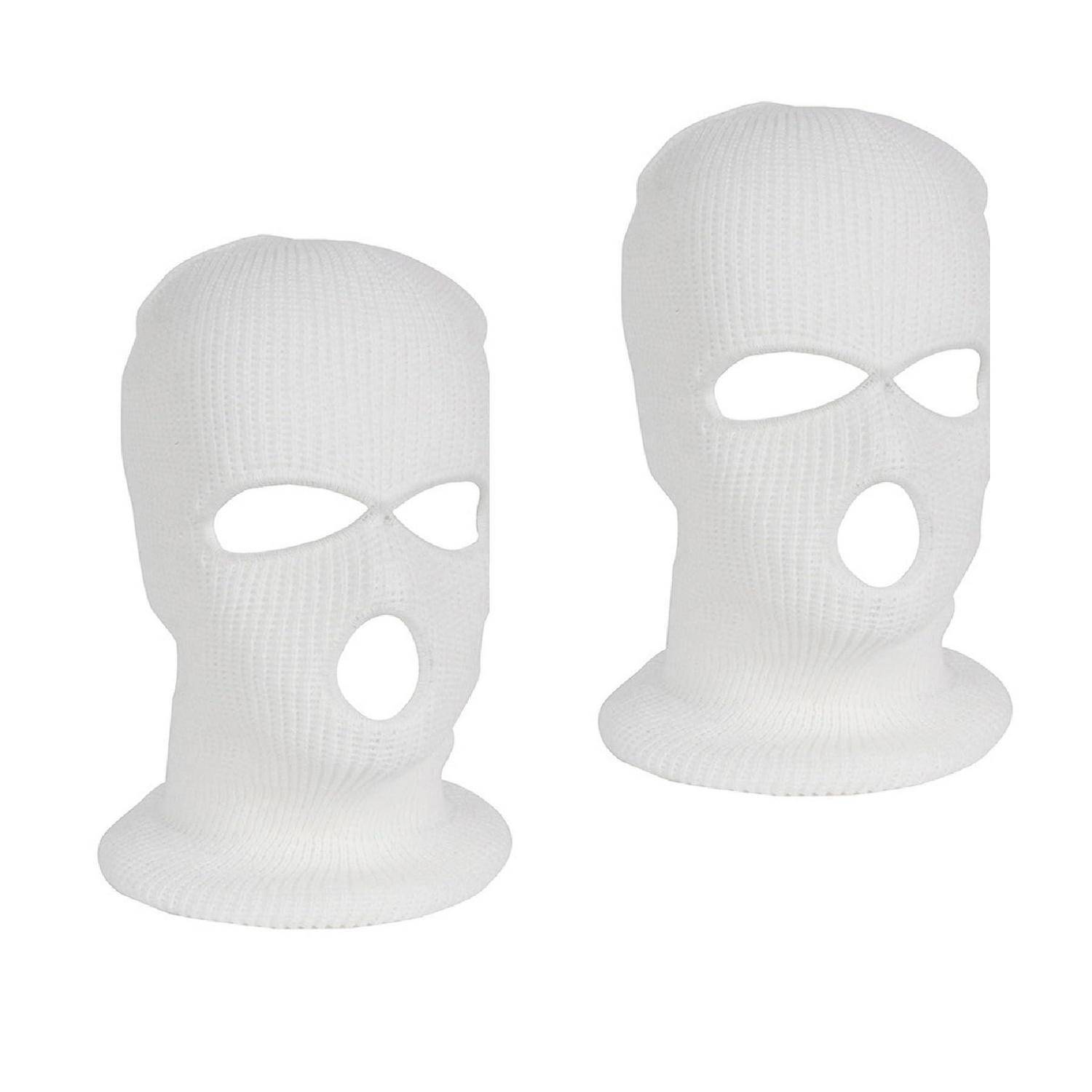 Zwei weiße gestrickte Sturmhauben-Skischimasken mit Augen- und Mundöffnungen, nebeneinander auf einem schlichten weißen Hintergrund gezeigt.