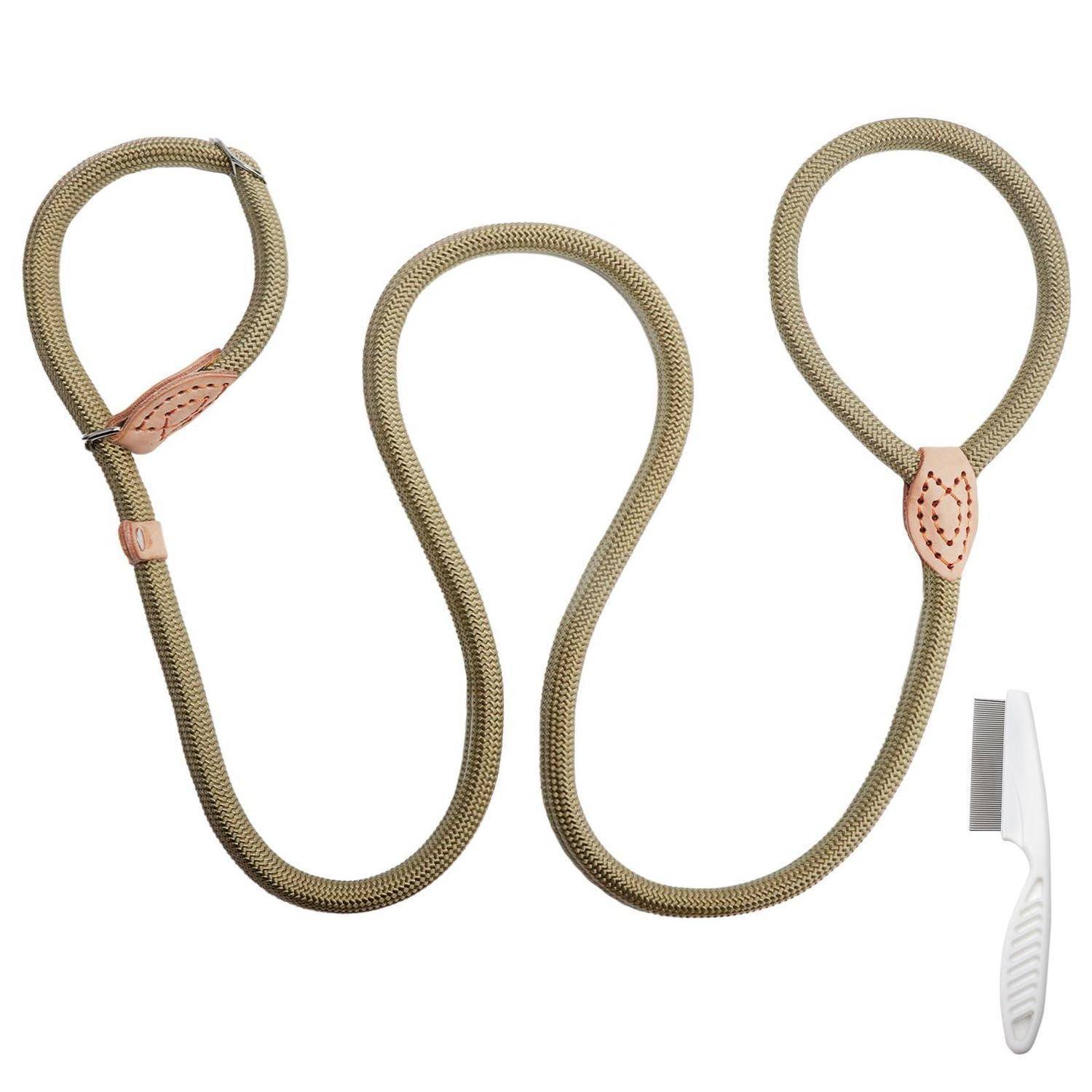 Olivefarbenes Hundehalsband mit rosa Lederakzenten, in einer S-Form geschlungen, zusammen mit einer weißen Kunststoffbefestigungsklammer abgebildet.