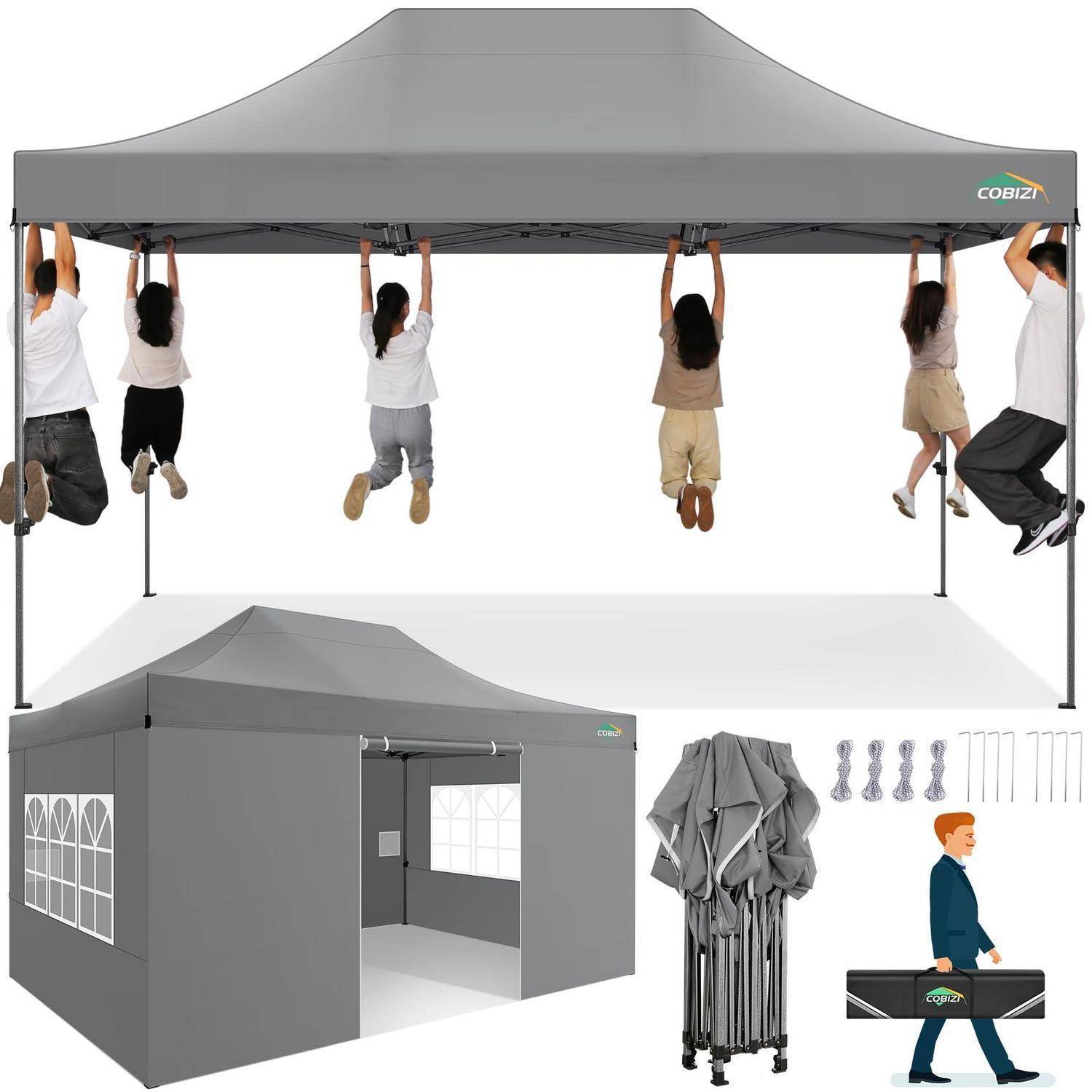 Menschen hängen an einem grauen Pop-up-Baldachin, während ein zusammengeklapptes Zelt, Heringe und eine Tragetasche darunter zeigen, wie der Unterstand aufgebaut und verpackt wird.
