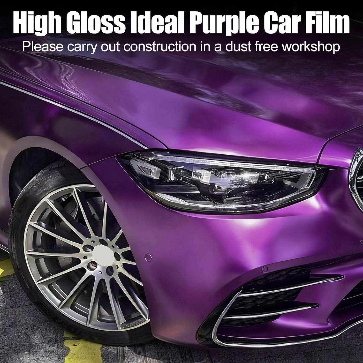 Violettes Autoheck mit hochglänzendem Finish, Nahaufnahme von Scheinwerfer und Rad; Text sagt „High Gloss Ideal Purple Car Film