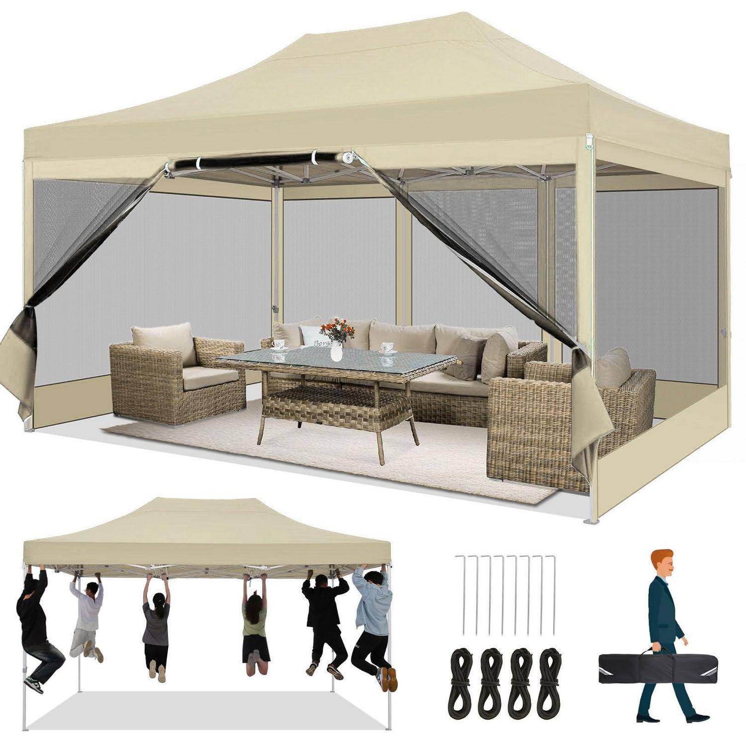 Beiges Pop-up-Pavillon mit Mesh-Seitenwänden und Möbeln aus Rattan für draußen; die Vergrößerung zeigt zwei Personen beim Zusammenbau, plus Spannseile und Tragetasche.