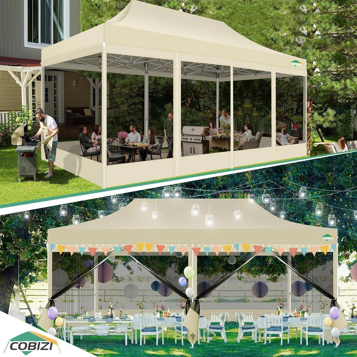 Zwei beige Pop-up-Markisenzelte, die bei Outdoor-Gartenveranstaltungen gezeigt werden, eines mit Seitenwänden und eines für eine Party mit Tischen, Stühlen, Luftballons und Wimpelketten dekoriert.