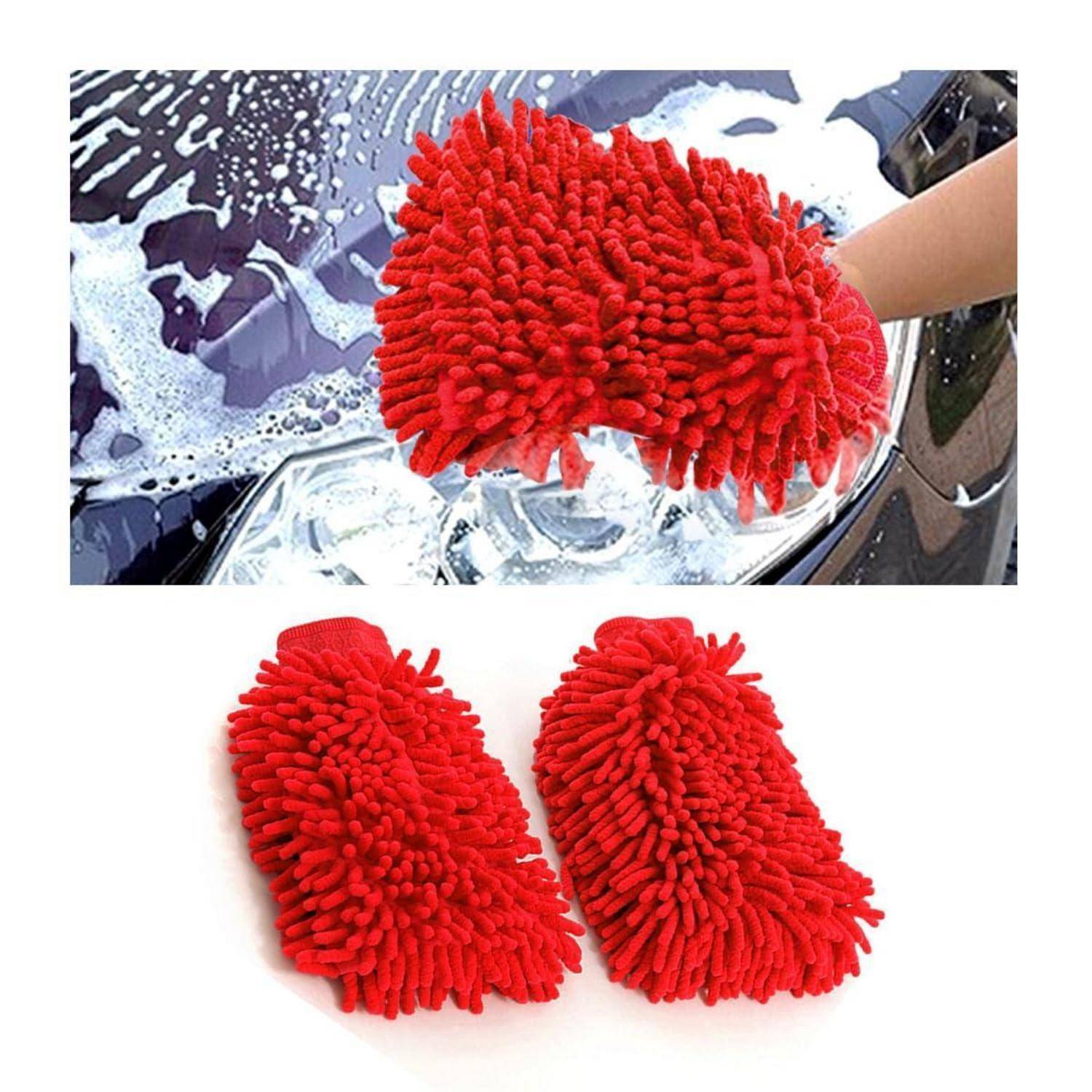 Rote Microfaser-Autowäsche-Handschuhe reinigen ein Autoscheinwerfer und werden als zwei Produktbilder auf weißem Hintergrund gezeigt.
