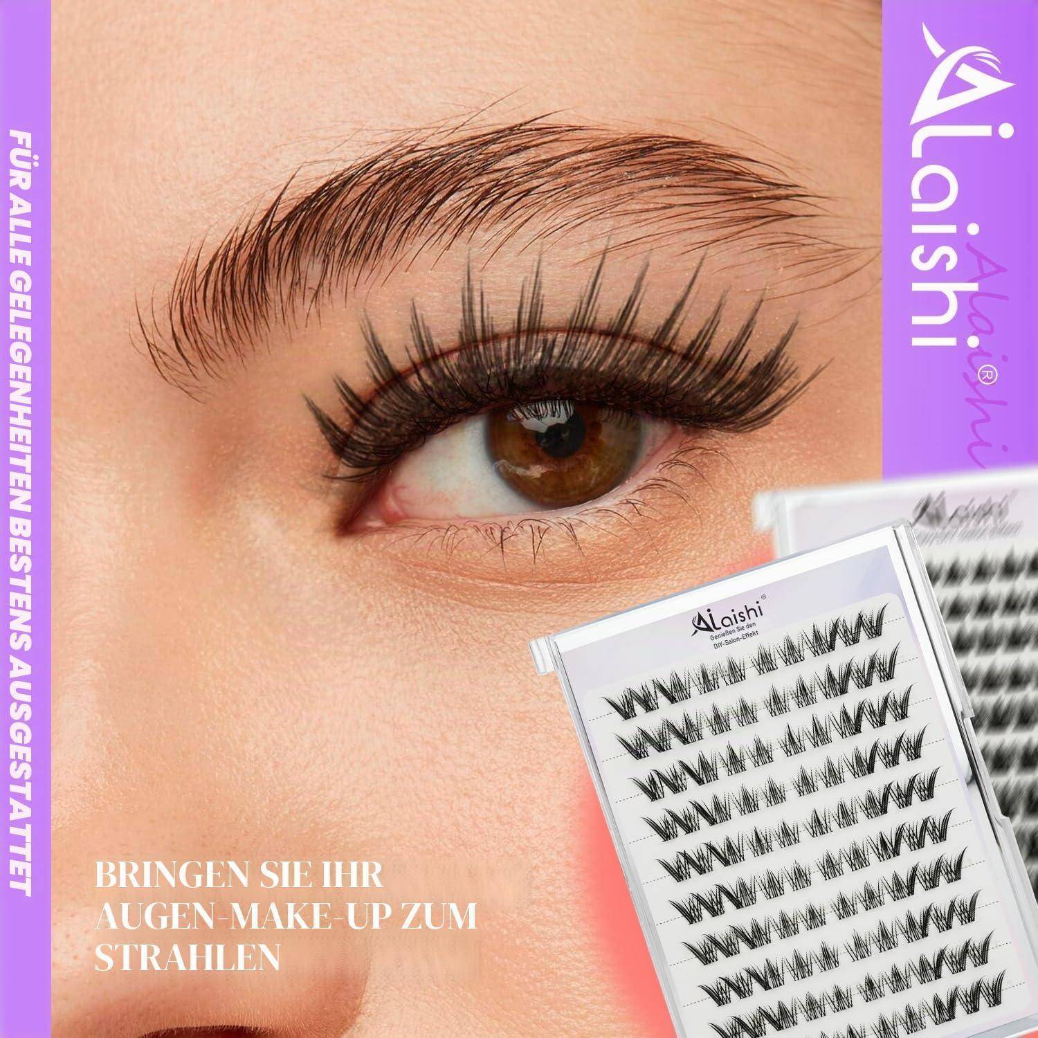 Nahaufnahme eines Frauenauges mit dramatischen künstlichen Wimpern; die Produktverpackung zeigt Wimpernverlängerungen. Deutscher Text liest sich wie „Bringen Sie Ihr Augen-Make-up zum Strahlen