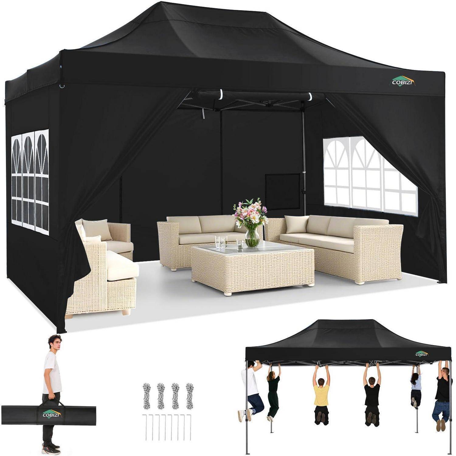 Schwarzes Pop-up-Außenzelt mit offenen Seiten, Korbgeflecht-Terrassensitzmöbel, Tisch und Blumen; die untere Vergrößerung zeigt Tragetasche, Heringe und Aufhänger zur Montage/Demonstration.