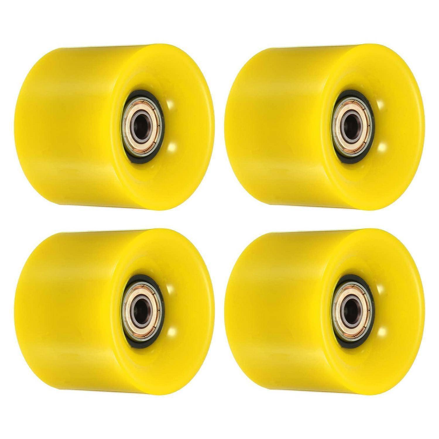 Vier helle gelbe Skateboard-Räder mit Kugellagern, in einem 2-x-2-Raster auf weißem Hintergrund angeordnet.