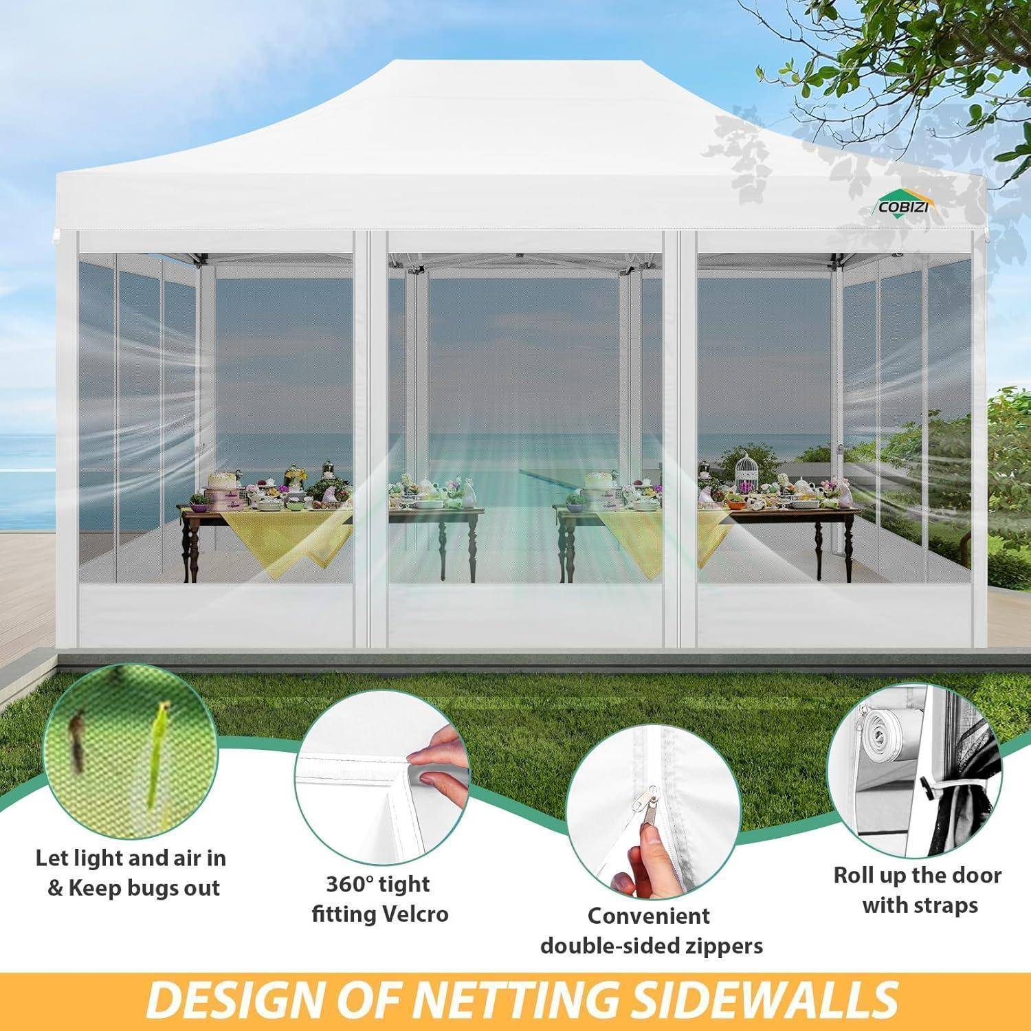 Werbebild eines weißen Outdoor-Zelts mit Mesh-Seitenwänden am Meer, mit Feature-Beschriftungen: 