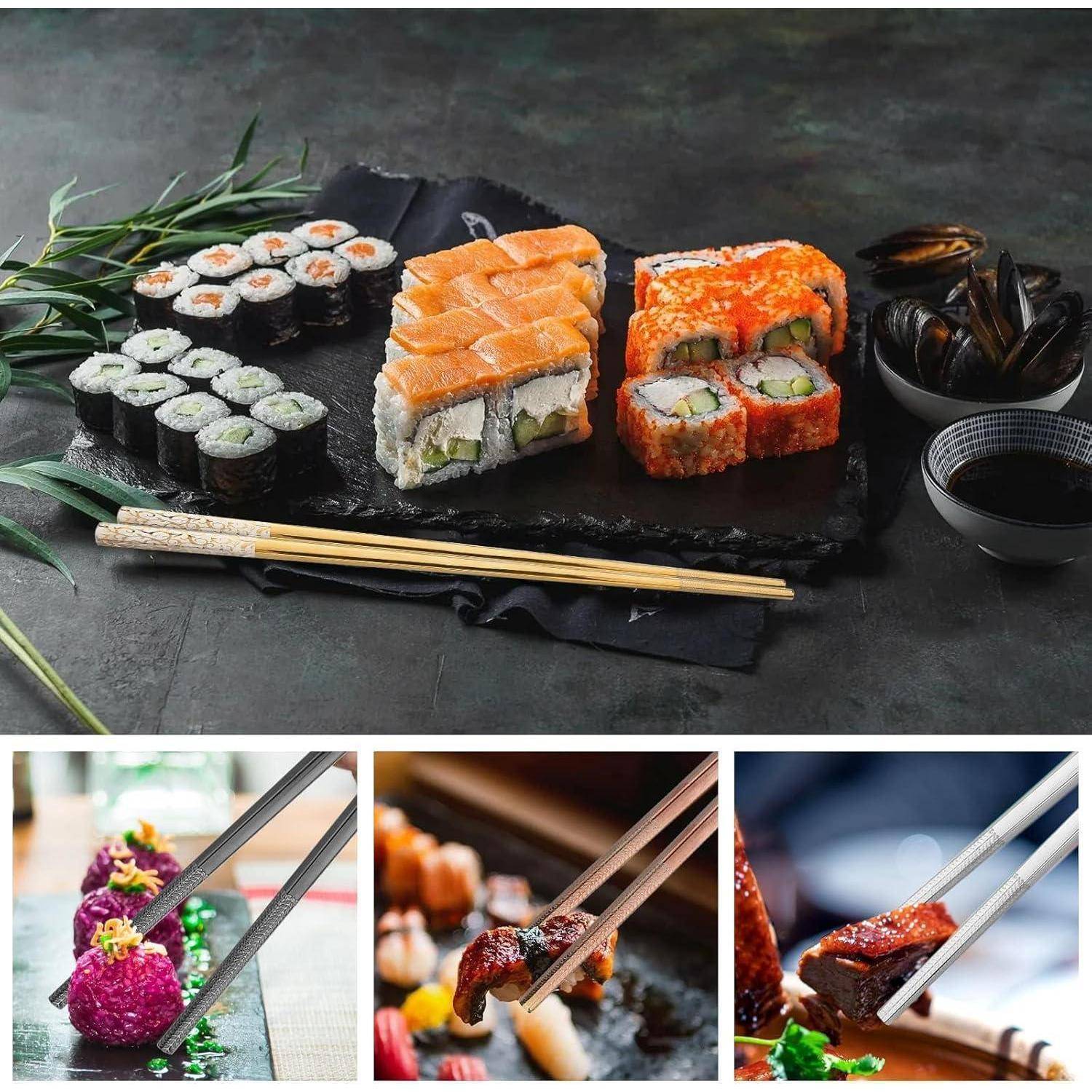 Assortierte Sushi-Rollen und Nigiri auf einem Schieferplättchen mit Stäbchen, Muscheln und Sojasauce; drei kleine eingefügte Bilder zeigen Stäbchen, die Sushi und Fleisch aufnehmen.