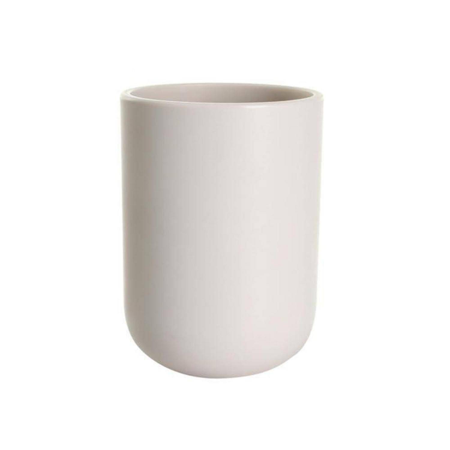 Weiße zylindrische Keramiktasse oder Becher mit abgerundeter Basis, isoliert auf weißem Hintergrund dargestellt.