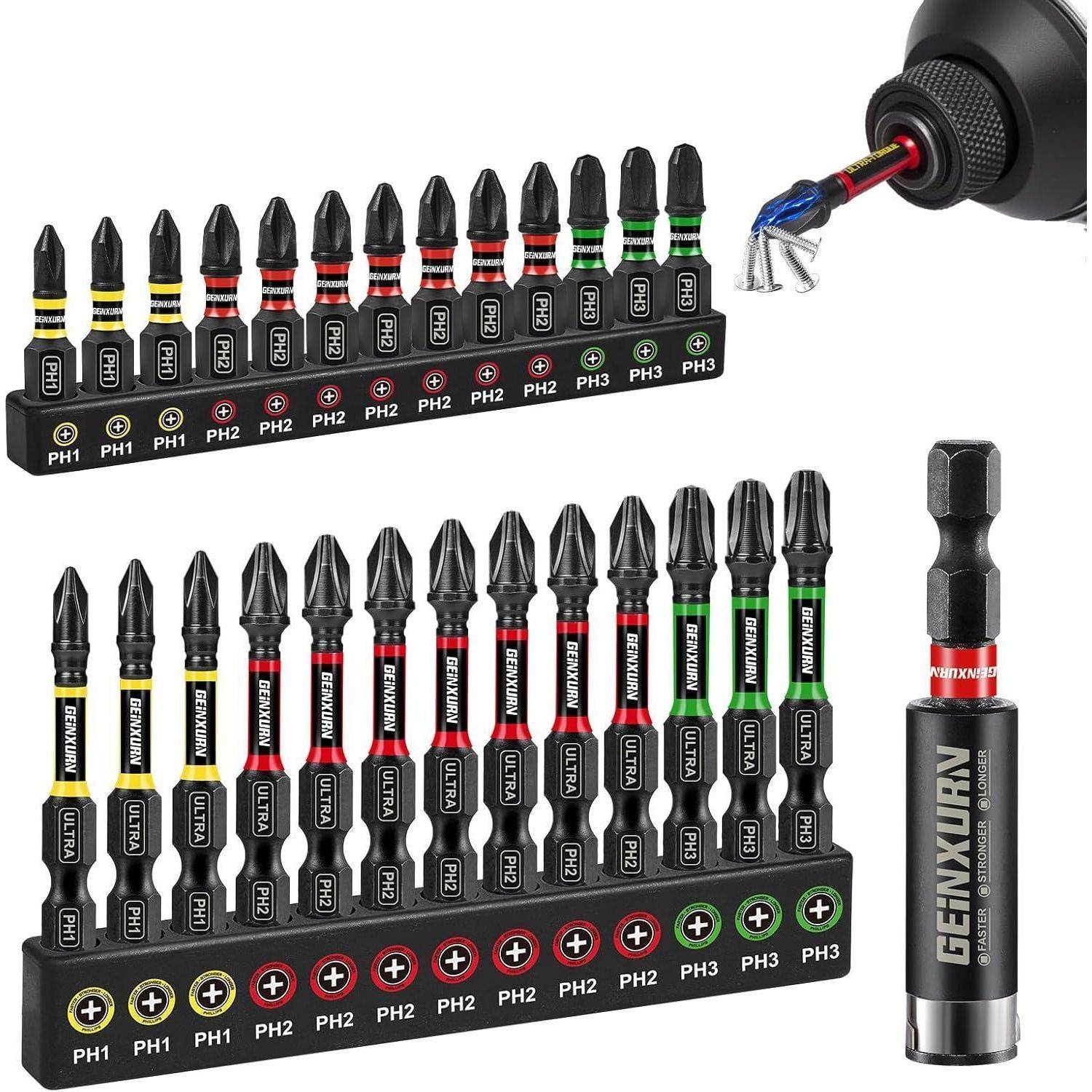 Assortierte Magnetschraubendreher-Bitsets mit PH1-, PH2- und PH3-Bits auf gekennzeichneten Ständern, plus eine Nahaufnahme eines Bits, das eine Schraube antreibt, und einen Verlängerungsadapter.