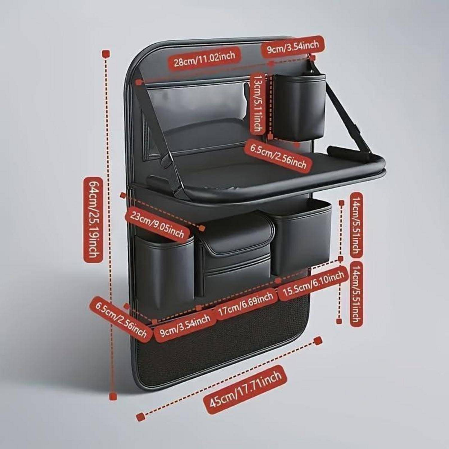 Dimensionierter schwarzer Autositzorganizer mit aufklappbarem Tablett, Getränkehaltern, Netzfach und Lagerfächern; beschriftete Maße zeigen Größe und Platzierung.