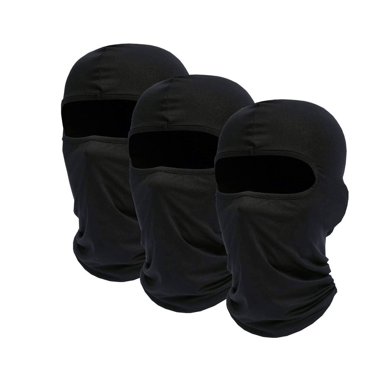 Drei schwarze Skimasken mit Augenlöchern, zusammen auf weißem Hintergrund gezeigt.