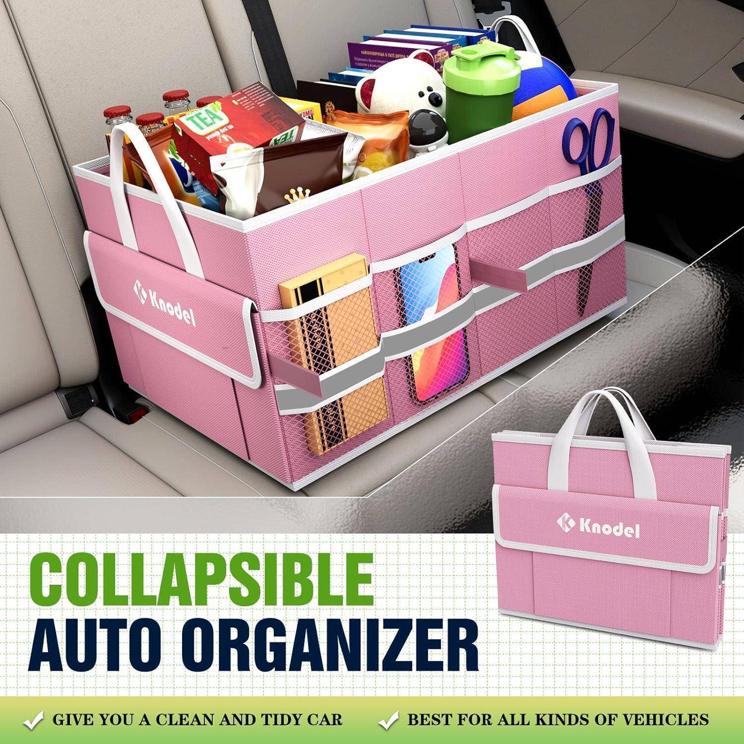 Rosa zusammenklappbarer Auto-Organizer gefüllt mit Snacks, Flaschen und kleinen Gegenständen in einem Auto; die Vergrößerung zeigt die zusammengefaltete Tasche und den Text „ZUSAMMENKLAPPBARER AUTO-ORGANIZER