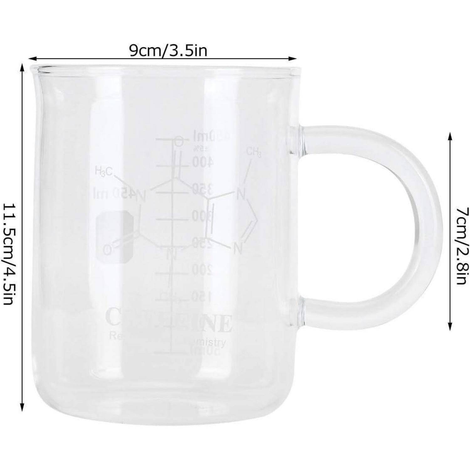 Transparentes Laborglas-Becher-Stil Trinkgefäß mit Griff; Abmessungen gekennzeichnet 9 cm breit, 11,5 cm hoch und 7 cm Griffhöhe.
