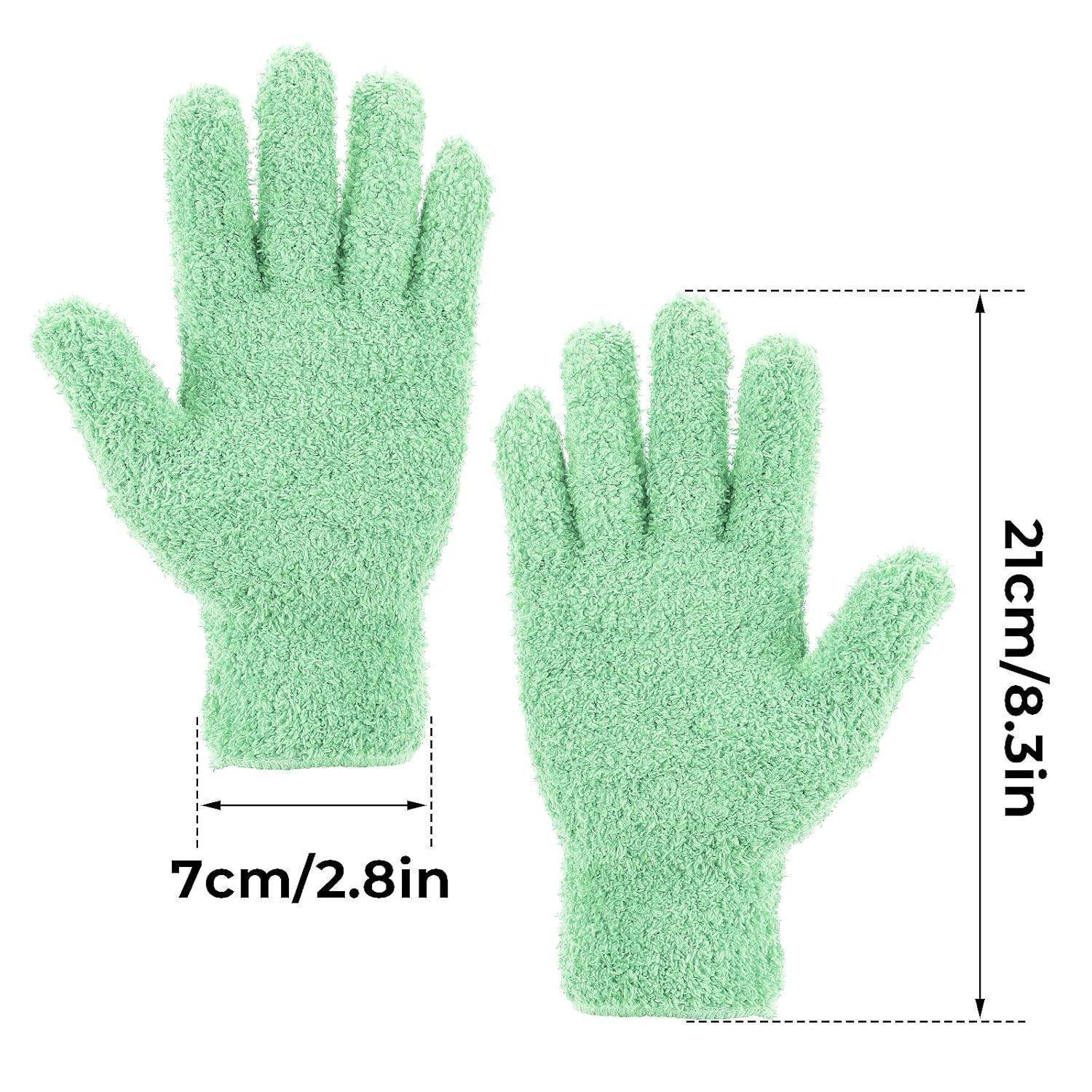 Zwei mintgrüne Reinigungshandschuhe von vorne und hinten gezeigt mit Größenetiketten: 21 cm groß und 7 cm breit am Bündchen.