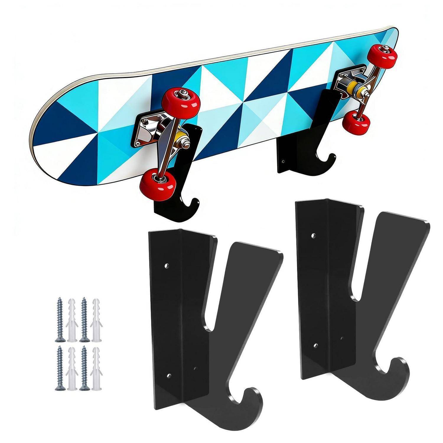 Skateboard-Wandmontage-Display mit zwei schwarzen Metallhaken und Befestigungsschrauben, wie unten gezeigt, das ein Skateboard mit blauem geometrischem Deck und roten Rädern hält.