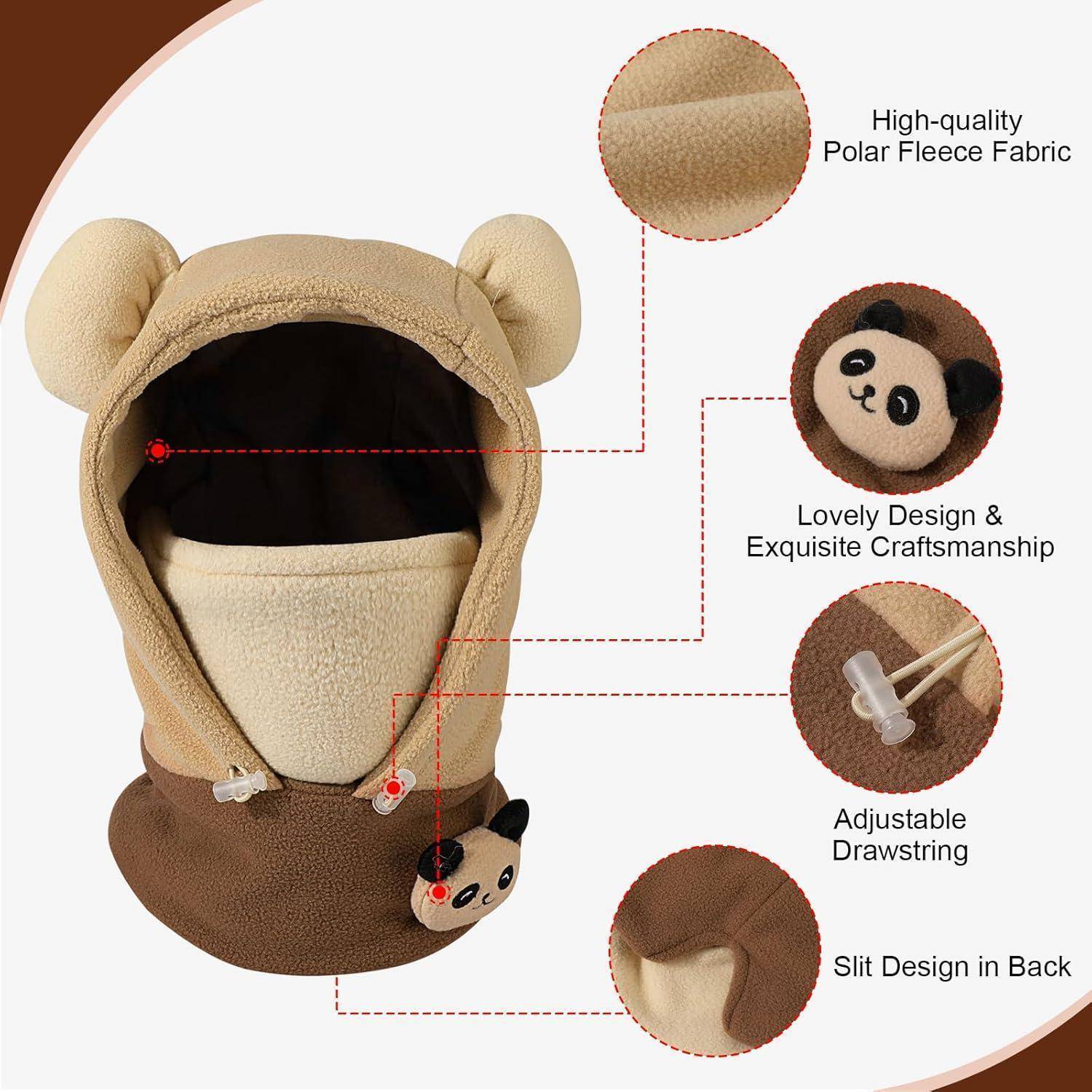 Ein beiges Haustierbett-Hoodie mit Bärenohren und Panda-Charm, mit Nahaufnahmen der hocherwertigen Polarfleesce-Stoff, verstellbarer Zugschnur und Rückenschlitz-Design.
