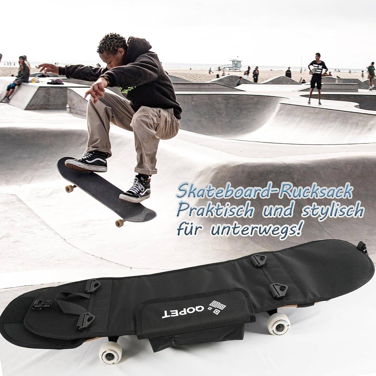 Skateboarder führt einen Trick im Skatepark auf, mit einer schwarzen Rucksack-Skateboardtasche darunter und deutschem Text, der sie als praktisch und stilvoll für Reisen bewirbt.