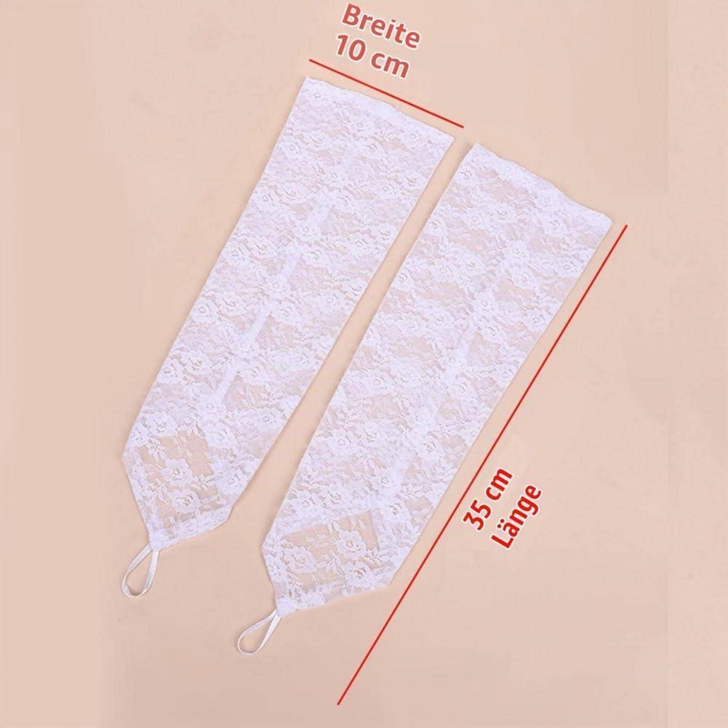 Zwei weiße Spitzenaccessoires für die Arme, diagonal auf einem beigen Hintergrund angeordnet, mit der Beschriftung 10 cm breit und 35 cm lang.