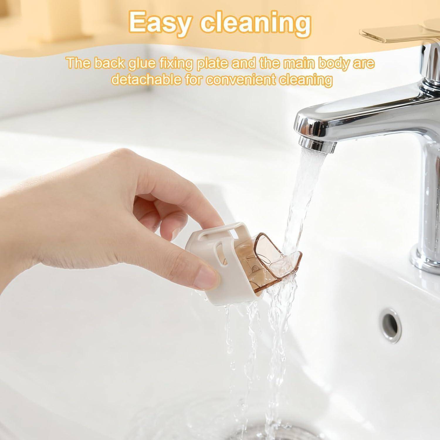 Unter fließendem Wasser wird ein abnehmbares beige und durchsichtiges Gerät mit der Hand gewaschen; der Text besagt „Einfache Reinigung
