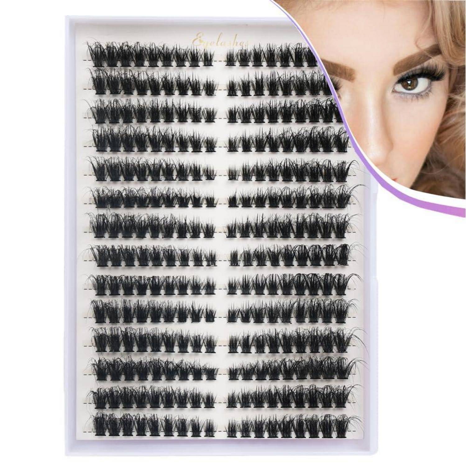 Packung schwarzer künstlicher Wimpern, die in Reihen auf einem Displaytablett angeordnet sind, mit dem Auge eines Models als Anwendungsbeispiel in der Ecke.