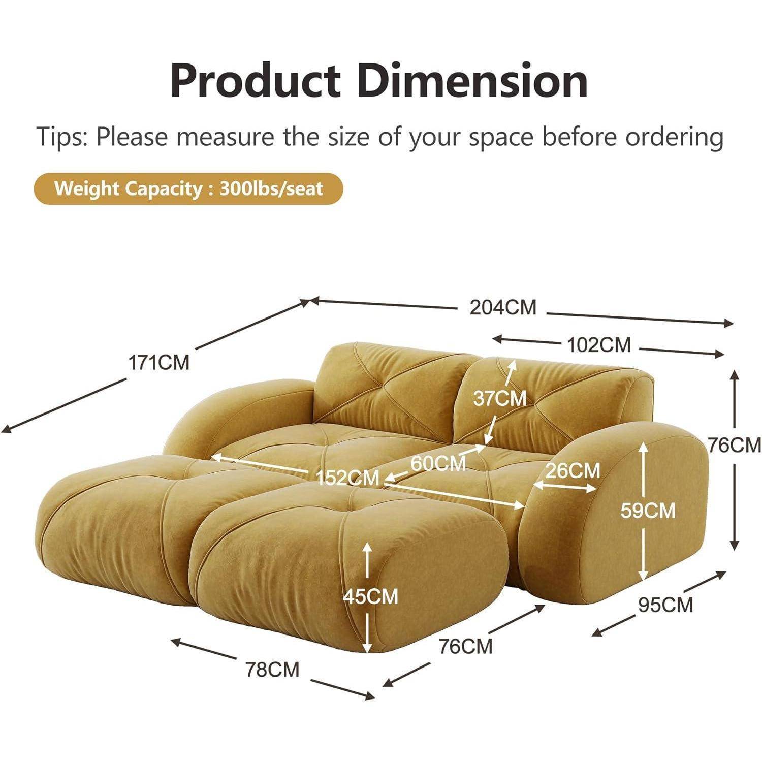 Produktabmessungs-Diagramm eines senffarbenen Chaise-Sofas mit beschrifteten Maßen: 204 cm lang, 102 cm Sitzbreite, 76 cm hoch, Belastungskapazität 300 Pfund pro Sitzplatz.
