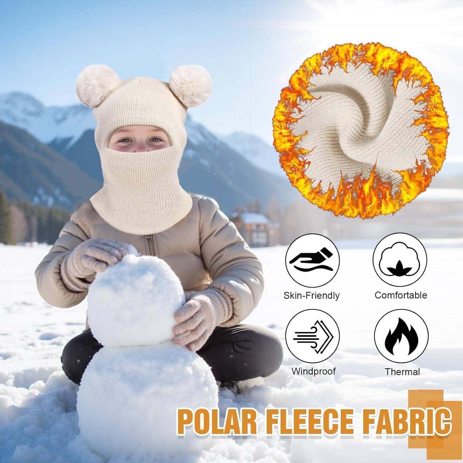 Kind in Winterkleidung hockt sich neben einen Schneemann; Anzeige hebt die Polarfleece-Stoff als hautfreundlich, komfortabel, winddicht und wärmend hervor.