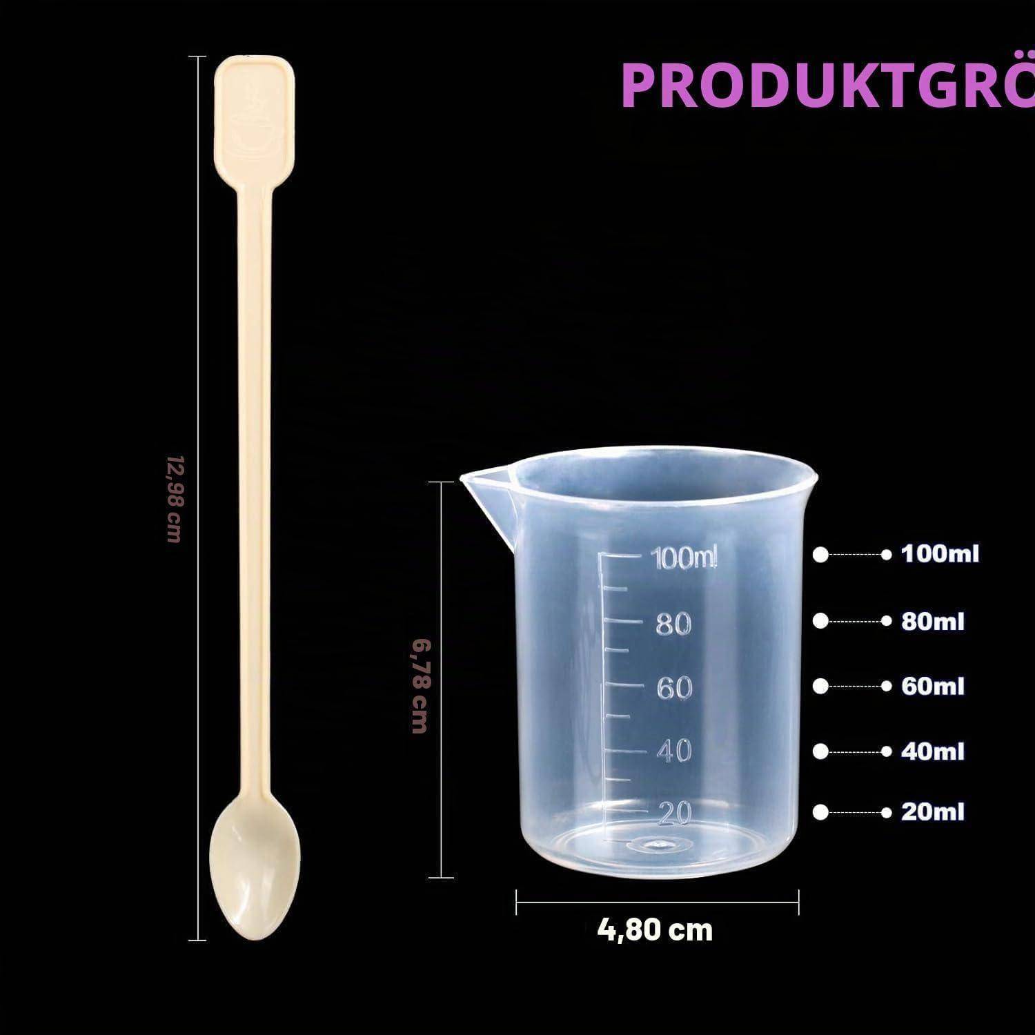 Produktgrößentabelle mit einem 12,98 cm Löffel und einer 100-ml-Messbechern, mit Becherhöhe 6,78 cm und Breite 4,80 cm.