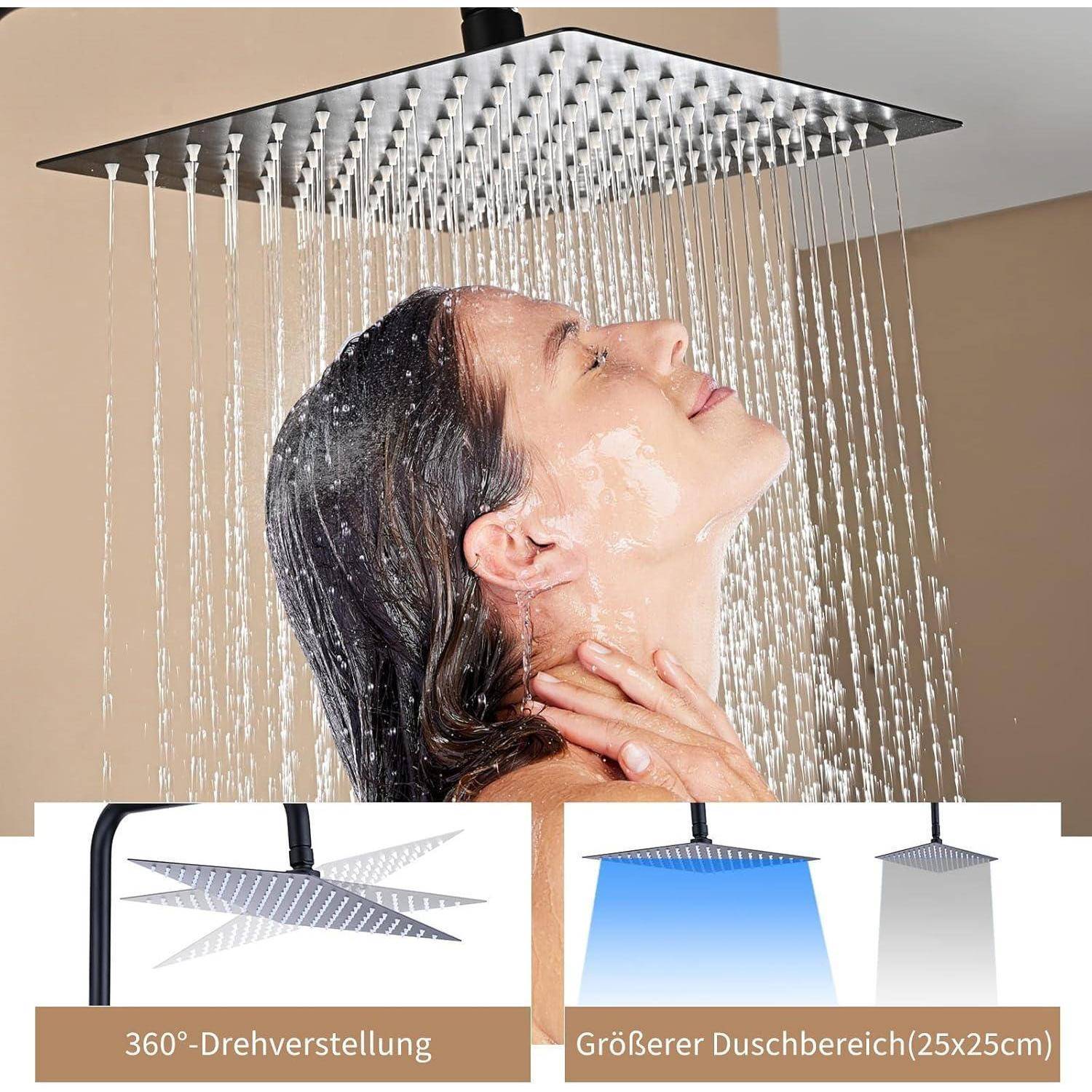 Frau, die unter einer quadratischen Regenduschkopf duscht; eingefügte Beschriftungen zeigen 360°-Verstellung und größere 25x25 cm Sprühfläche.