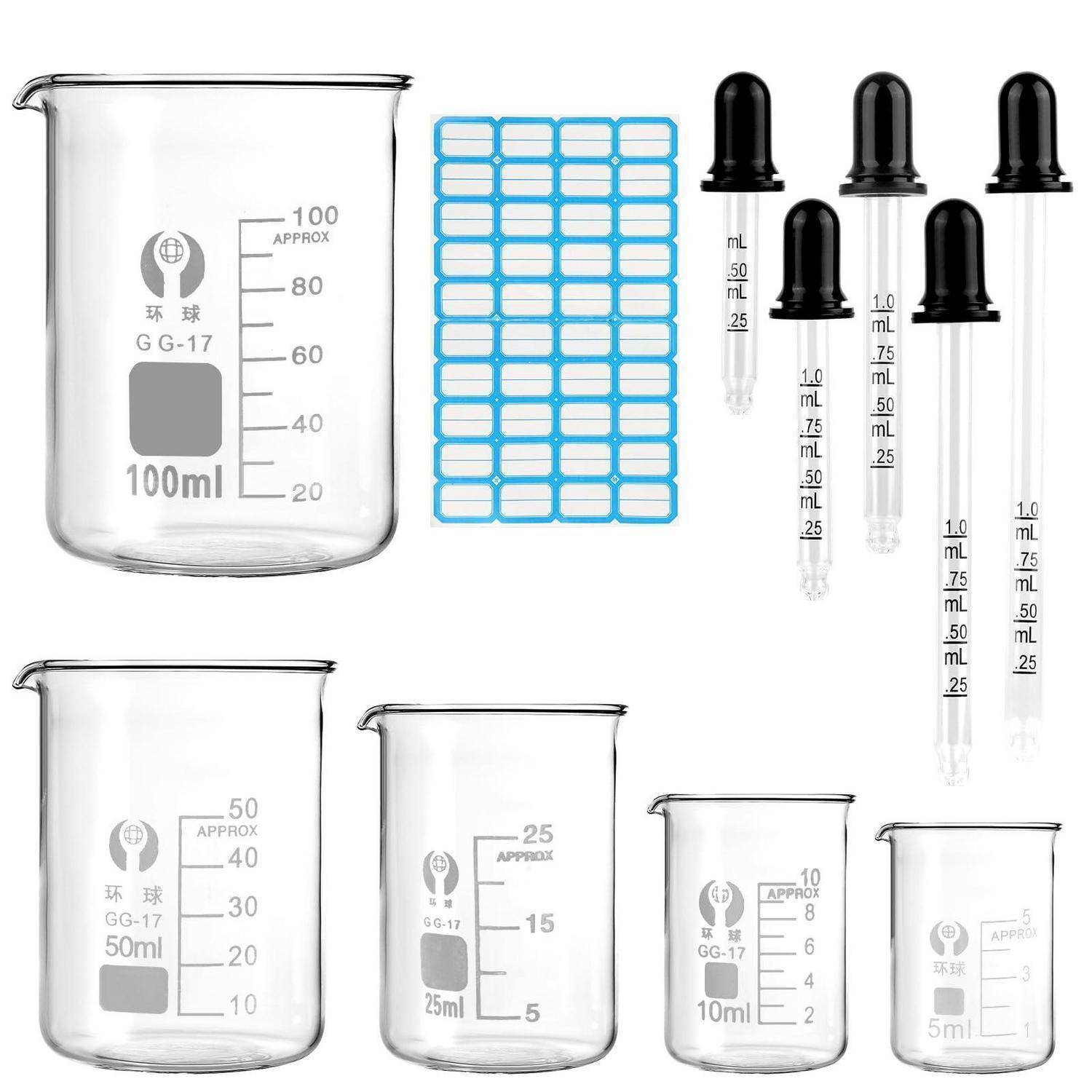 Satz von Laborglasbecher und Pipetten mit Tropferspitzen, in verschiedenen Größen von 5 ml bis 100 ml gezeigt, plus ein Gitter aus kleinen Etiketten/Aufklebern.