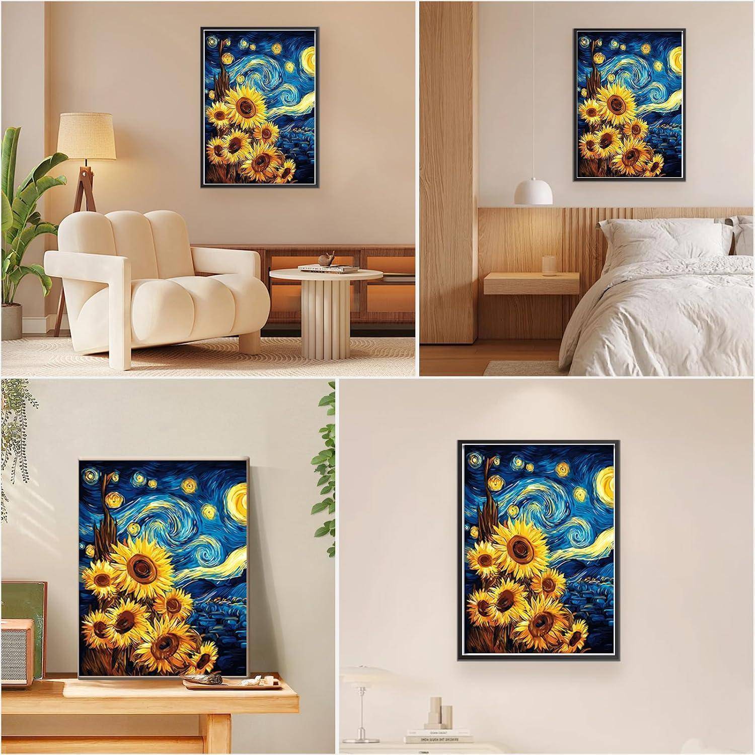 Vier Innenraum-Mockups zeigen denselben gerahmten Druck im Sonnenblumen- und Sternennacht-Stil, der über einem Sofa, Bett und Konsolentisch angebracht ist.
