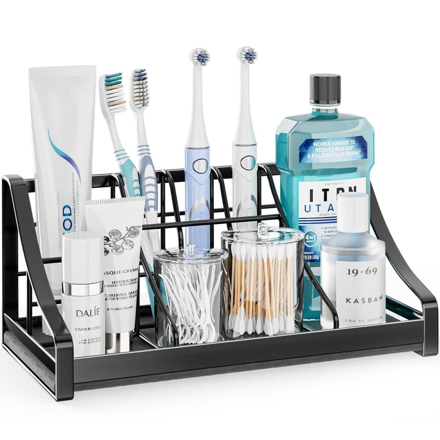 Schwarzer Arbeitsplatzorganizer, der Zahnbürsten, Zahnpasta, Lotion, Wattestäbchen, Rasierer und Mundwasser in Badezimmer-Fächern hält.