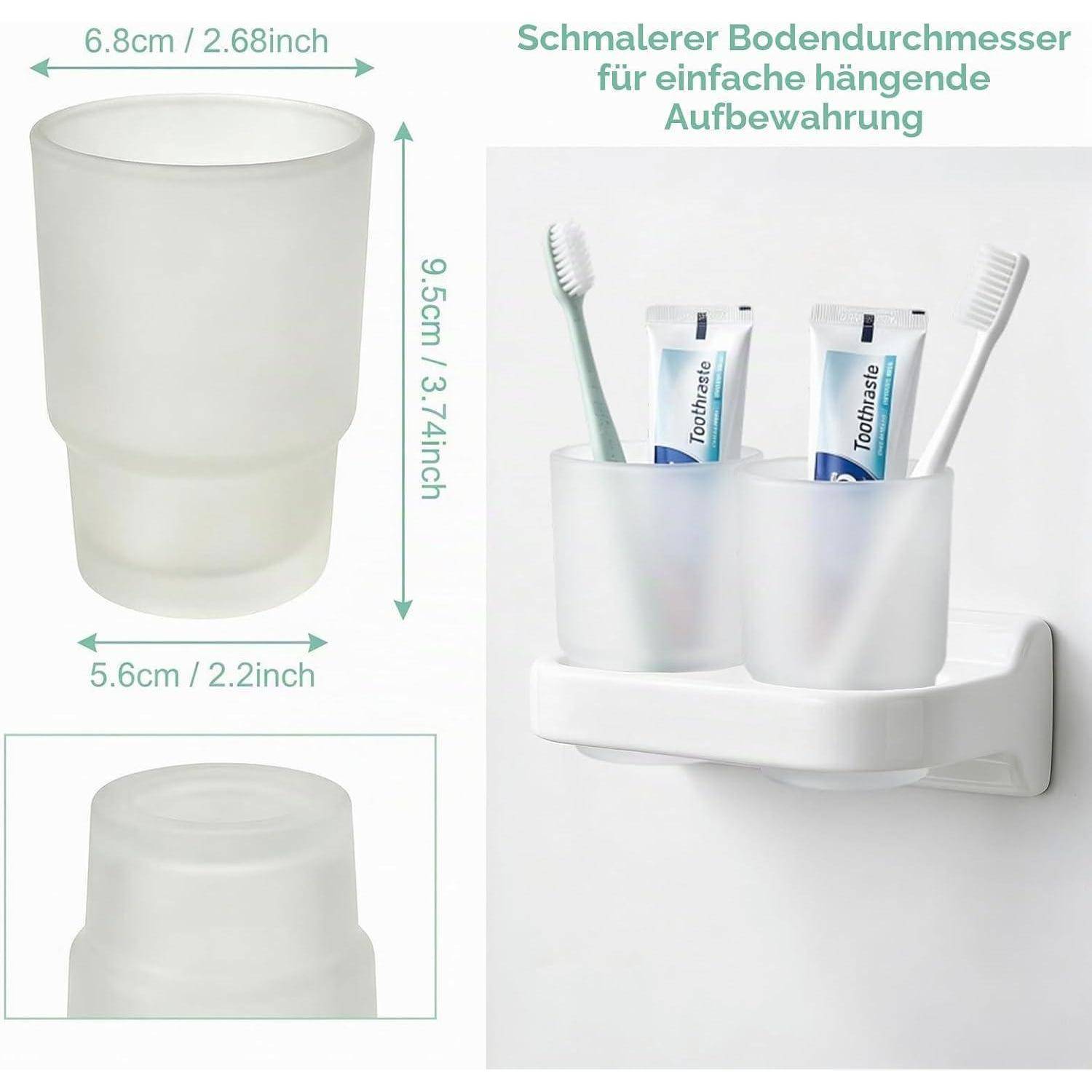 Gefrostete Badezimmerwandbecher mit angezeigten Abmessungen, mit Zahnbürsten und Zahnpasta in einem wandmontierten Halter zur Aufhängungsorganisation gelagert.