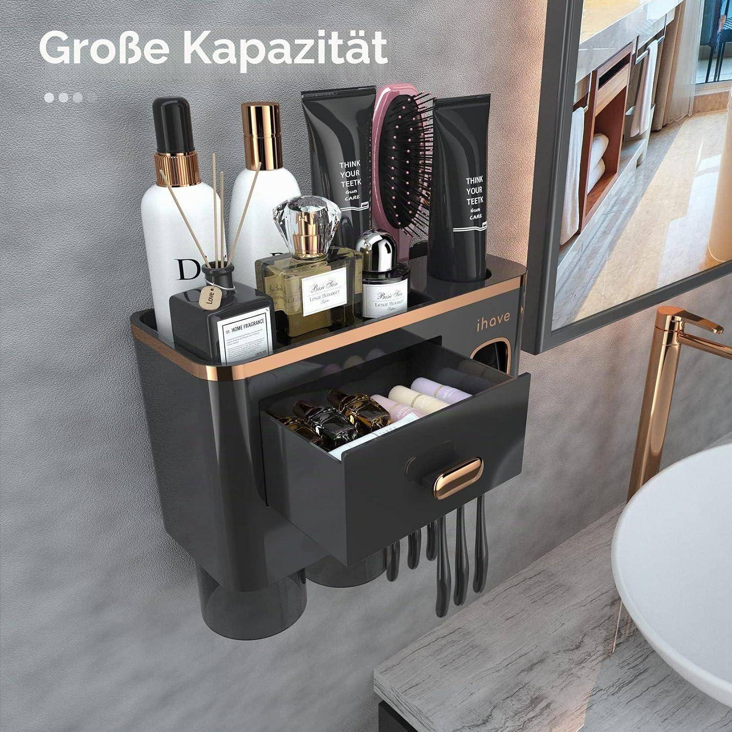 Schwarzer wandmontierter Badezimmerorganizer mit Schublade, Regal und Haken, der Kosmetik und Haarstylinggeräte hält, mit der Bezeichnung 