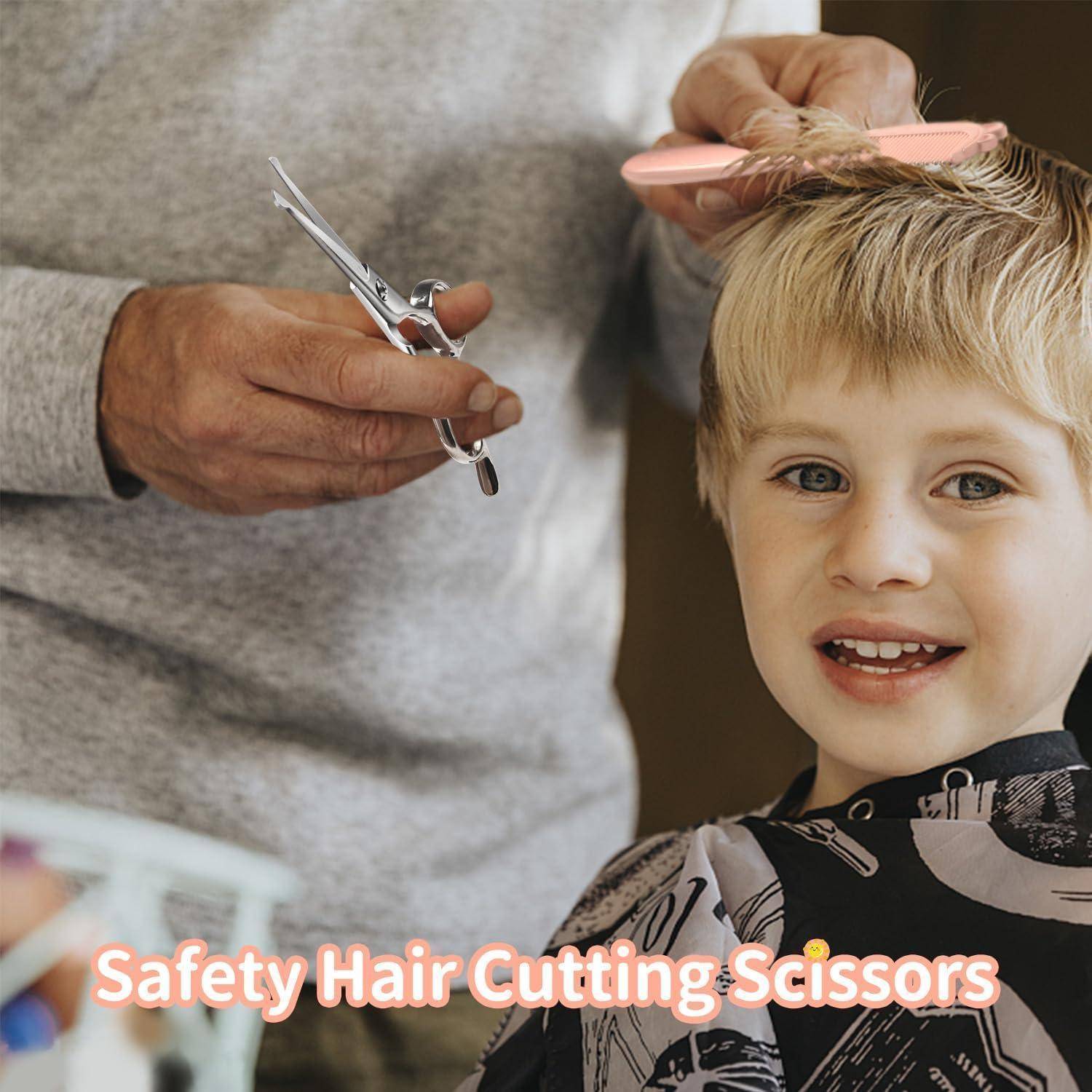 Ein Kind erhält einen Haarschnitt, während ein Friseur Sicherheitsschere zum Haarschneiden verwendet; der Text lautet „Sicherheitsschere zum Haarschneiden