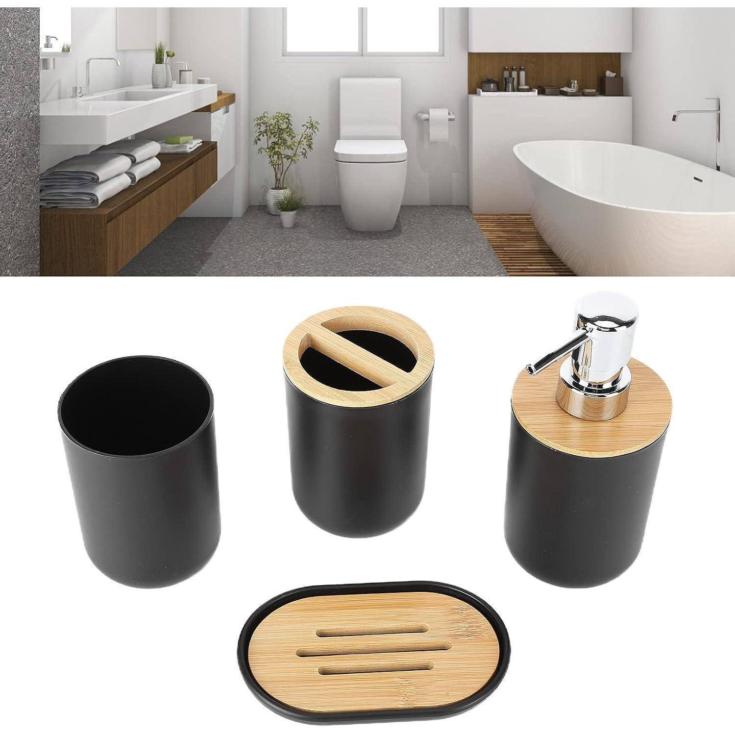 Badezimmer-Accessoires-Set: schwarze Behälter mit Bambusdeckeln und einem passenden Seifenspender und Tablett, dargestellt in einem modernen Badezimmer.