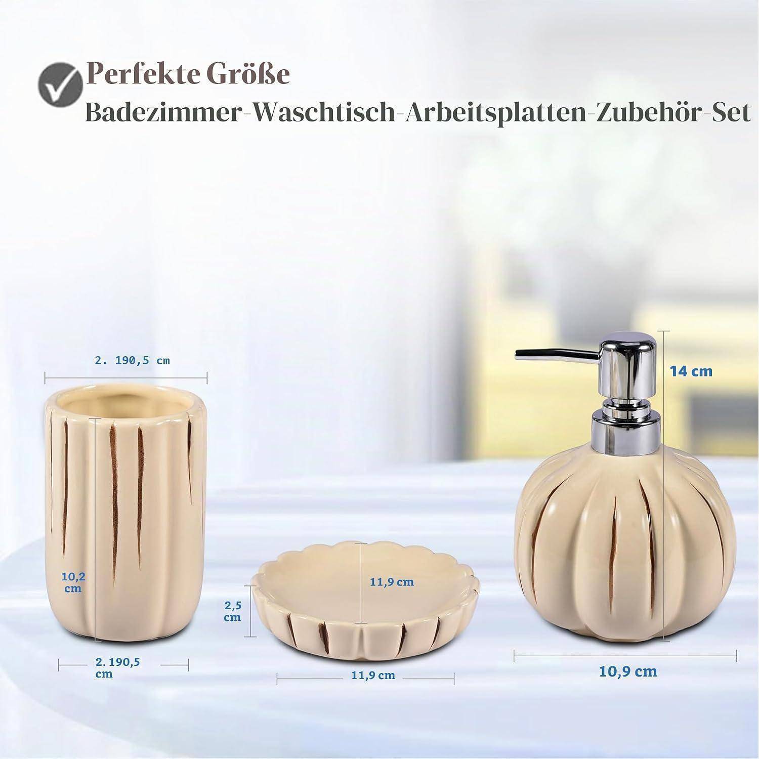 Produktbild eines beige Badezimmer-Zubehörsatzes: Becher, Seifenschale und Lotionsspender, mit Größen in Zentimetern gekennzeichnet.
