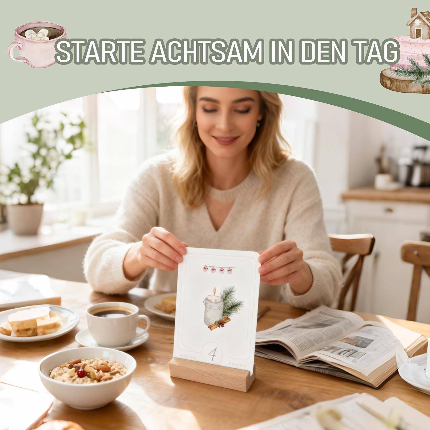 Frau an einem Frühstückstisch, die eine Kartenkalenderseite unter dem deutschen Text 