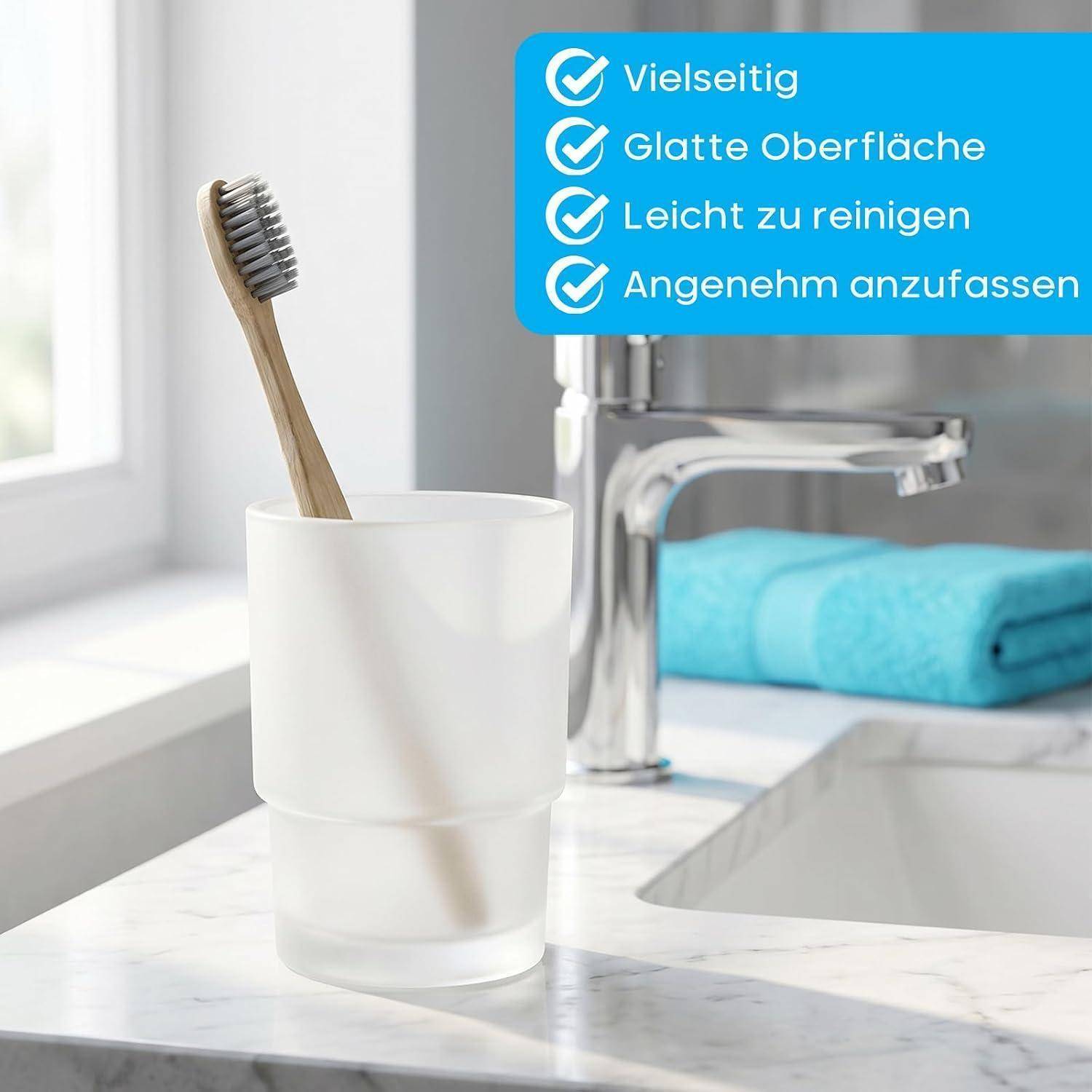 Zahnbürste in einem weißen Becher auf einem Badezimmertisch neben einem Wasserhahn und einem Handtuch, mit deutschem Text, der vielseitige Verwendung, sanfte Oberfläche, einfache Reinigung und komfortables Handling hervorhebt.