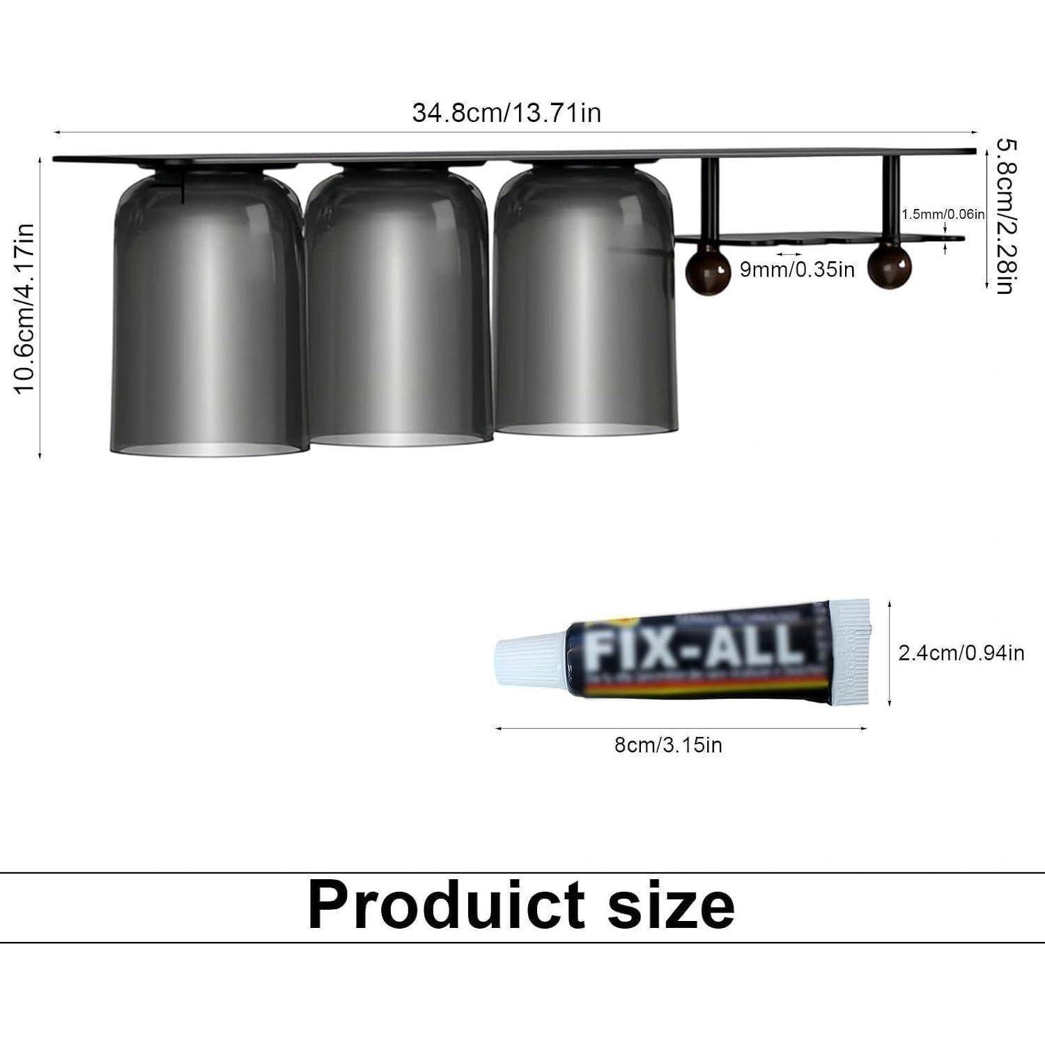 Produktgrößendiagramm mit einer 34,8 cm großen Hängeleuchte mit drei Schirmen, 10,6 cm Höhe und 5,8 cm Tiefe, plus ein 8 cm Fix-All-Rohr als Maßstab.