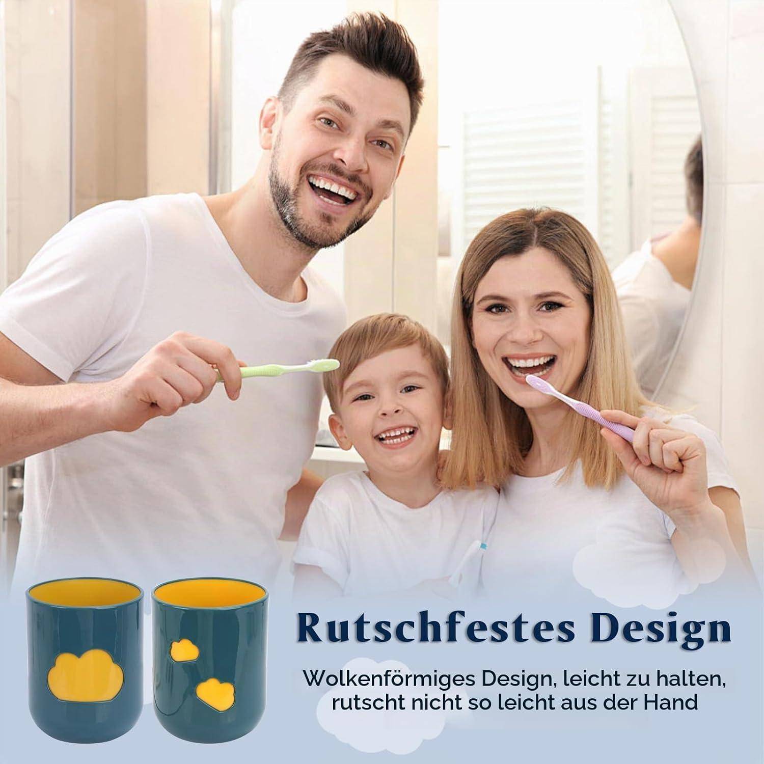 Eine lächelnde Familie putzt sich im Badezimmer die Zähne, mit deutschem Werbetext „Rutschfestes Design