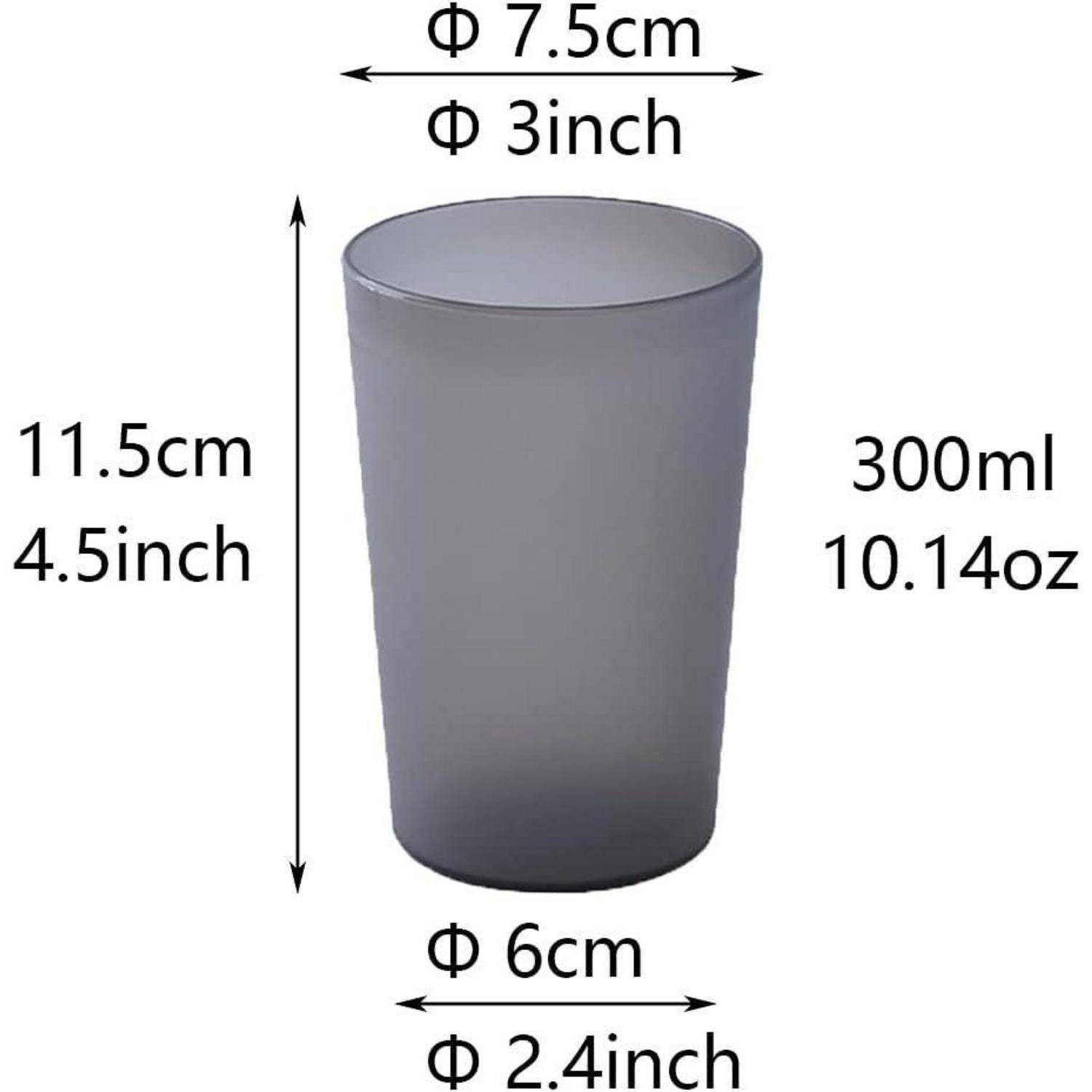 Graue konische Tasse mit den folgenden Abmessungen: 11,5 cm Höhe, 7,5 cm oberer Durchmesser, 6 cm Basisdurchmesser, 300 ml Fassungsvermögen.