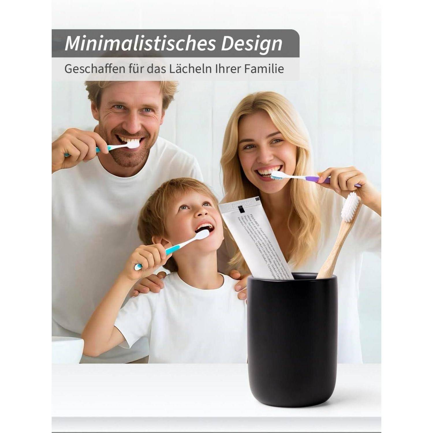 Glückliche Familie putzt gemeinsam die Zähne im Badezimmer; das Banner trägt die Aufschriften „Minimalistisches Design