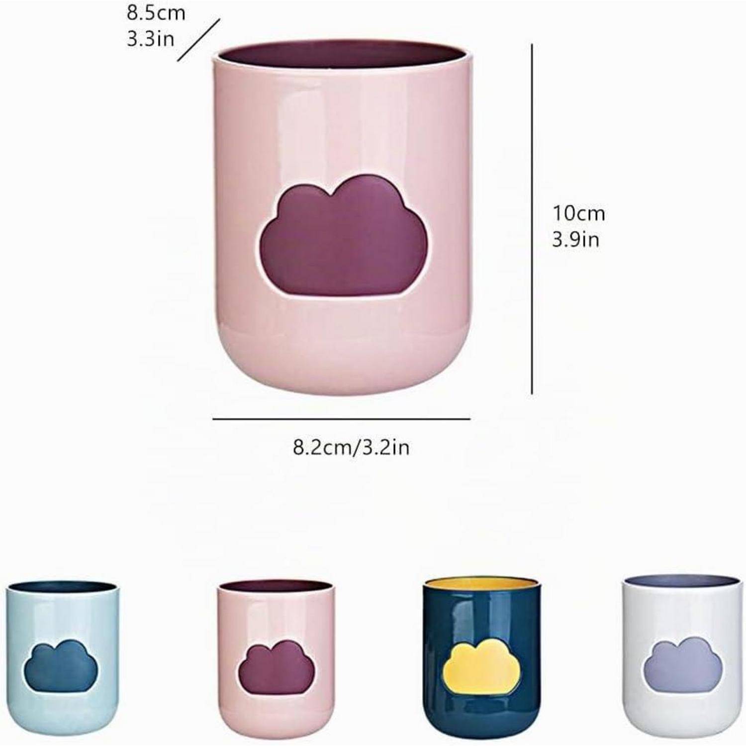 Produktbild eines wolkenförmig ausgestanzten Keramikbechers, gezeigt in Rosa mit den Maßen 10 cm hoch und 8,2 cm breit; vier Farbvarianten werden darunter angezeigt.